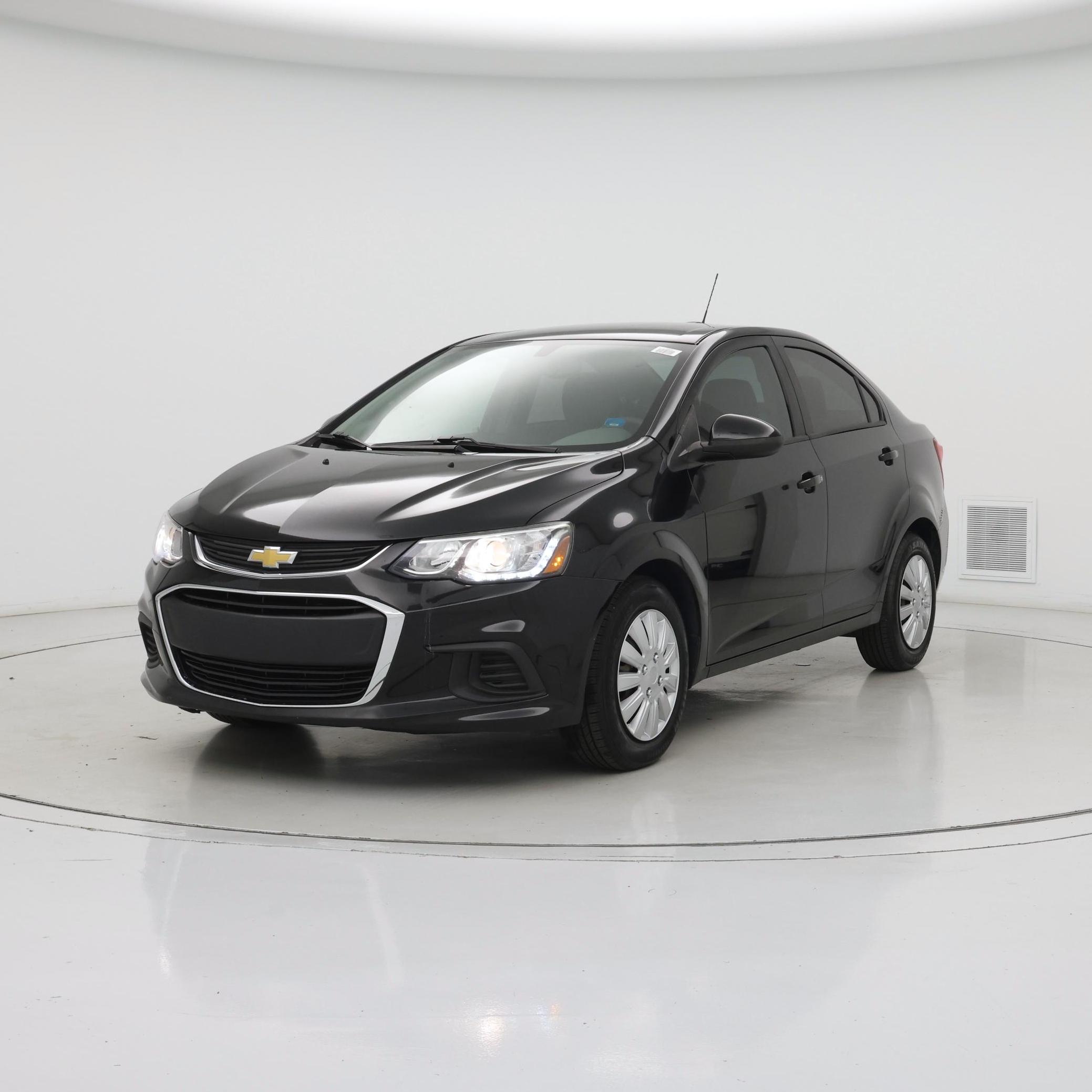 Thumbnail: 2017 Chevrolet Sonic - 4