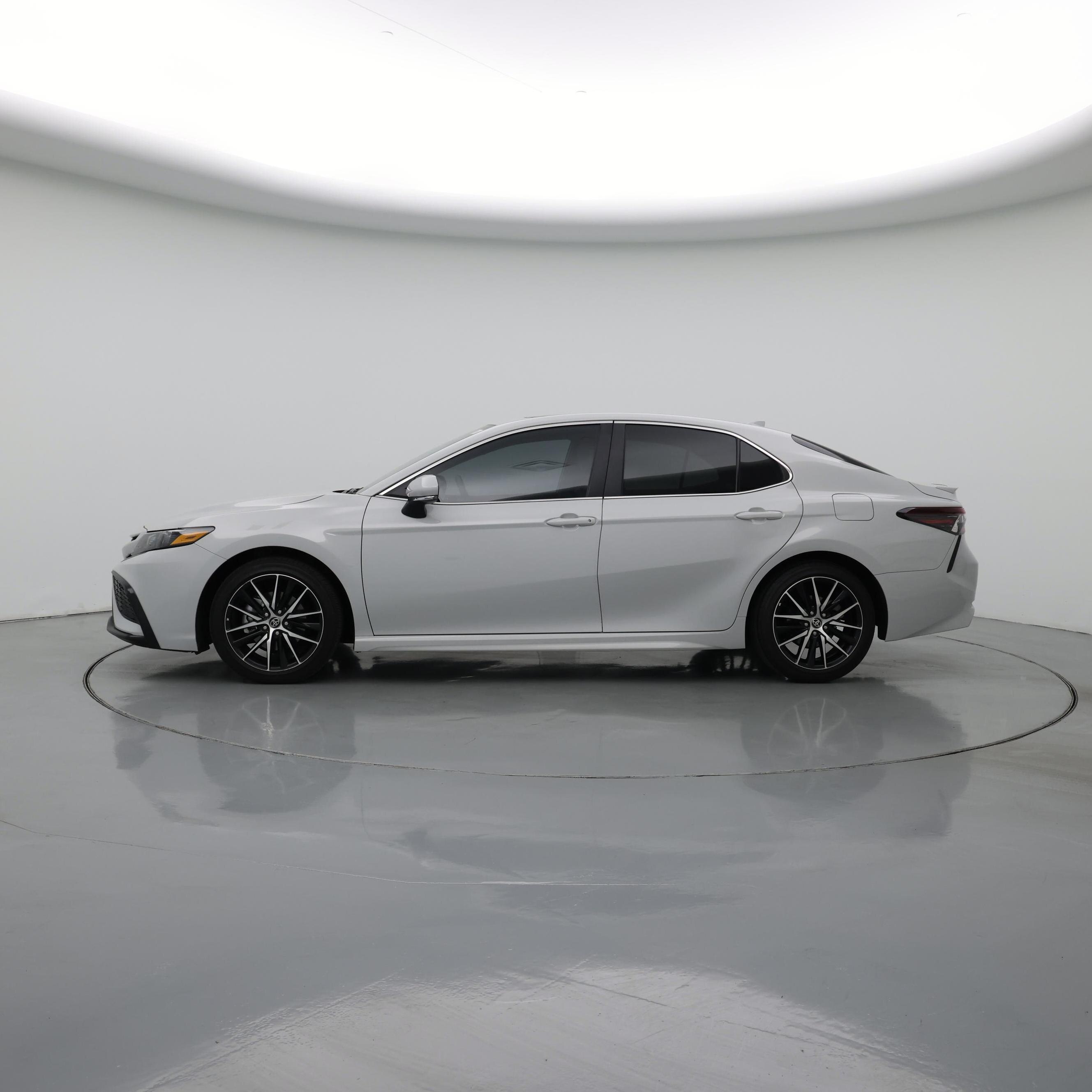 Thumbnail: 2023 Toyota Camry - 3