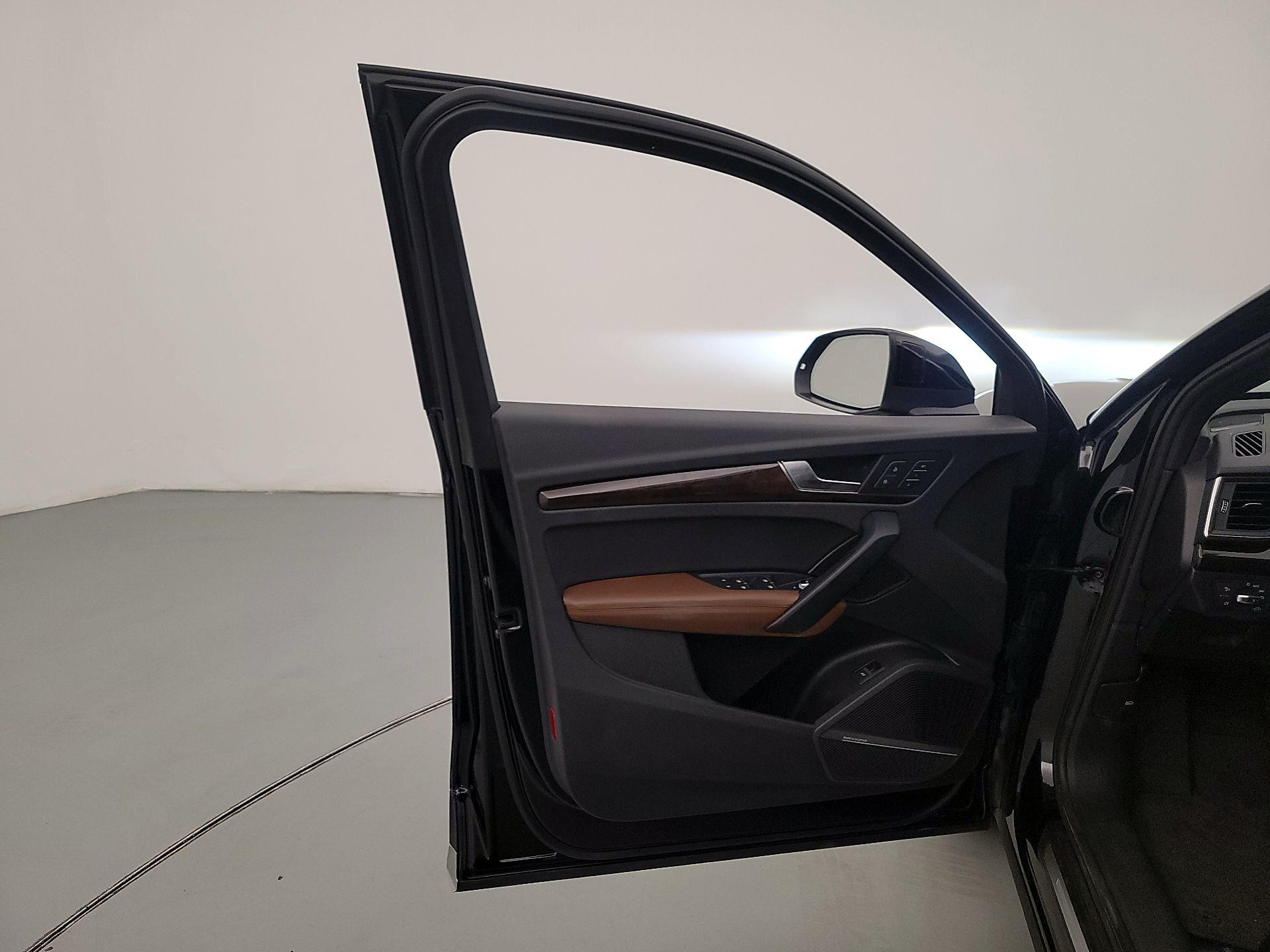 Thumbnail: 2019 Audi Q5 - 12