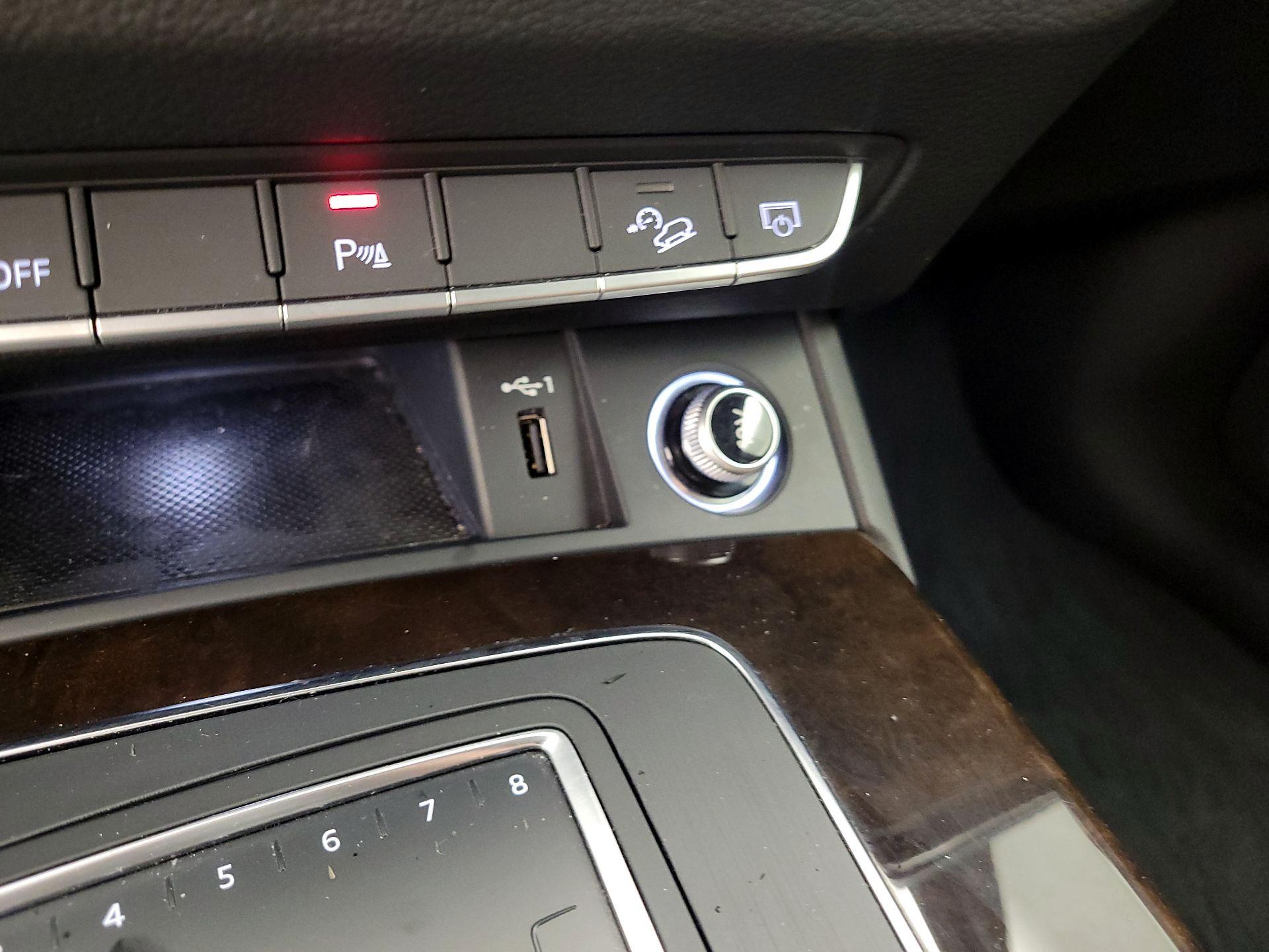 Thumbnail: 2019 Audi Q5 - 19