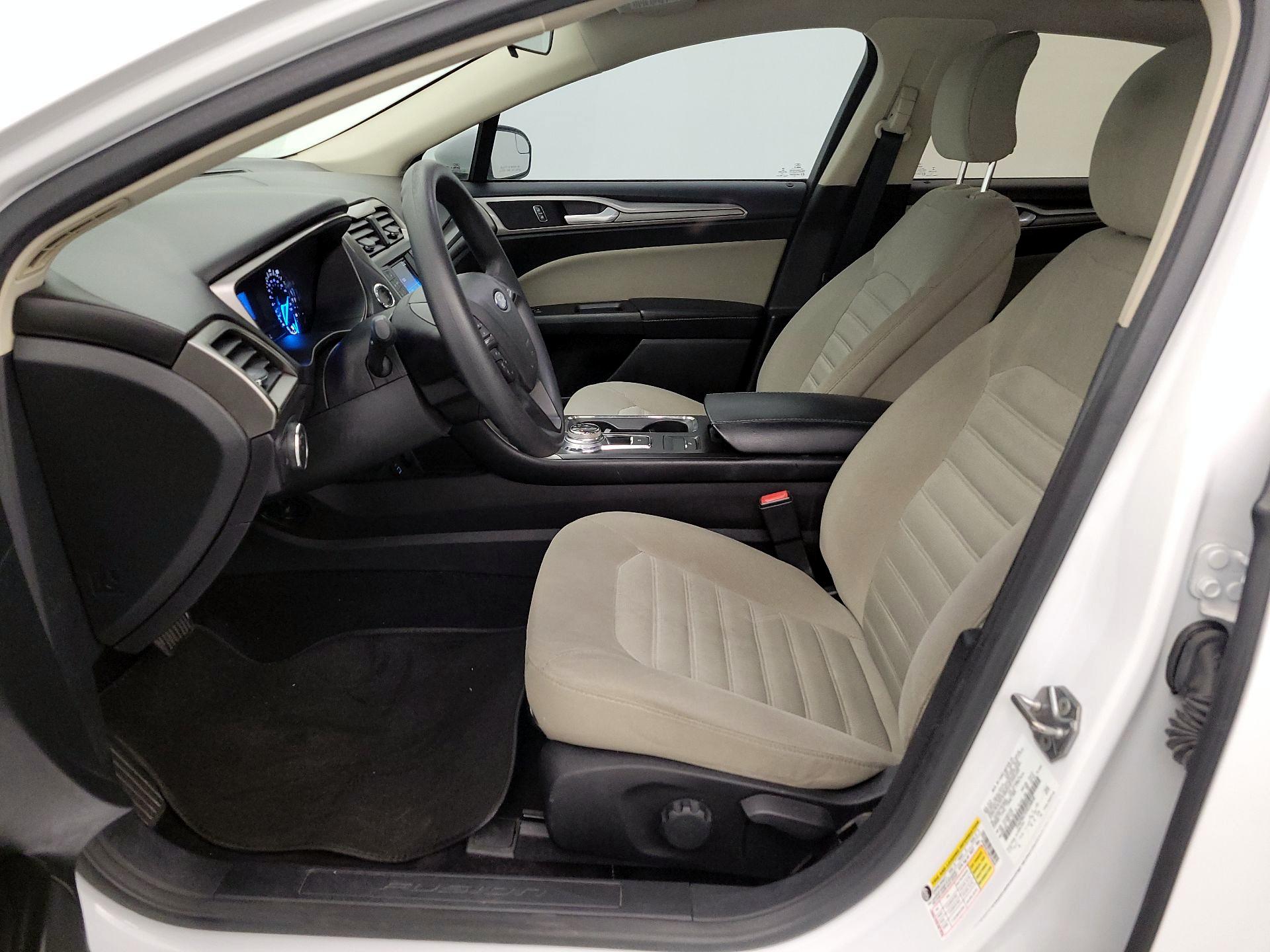 Thumbnail: 2017 Ford Fusion - 11