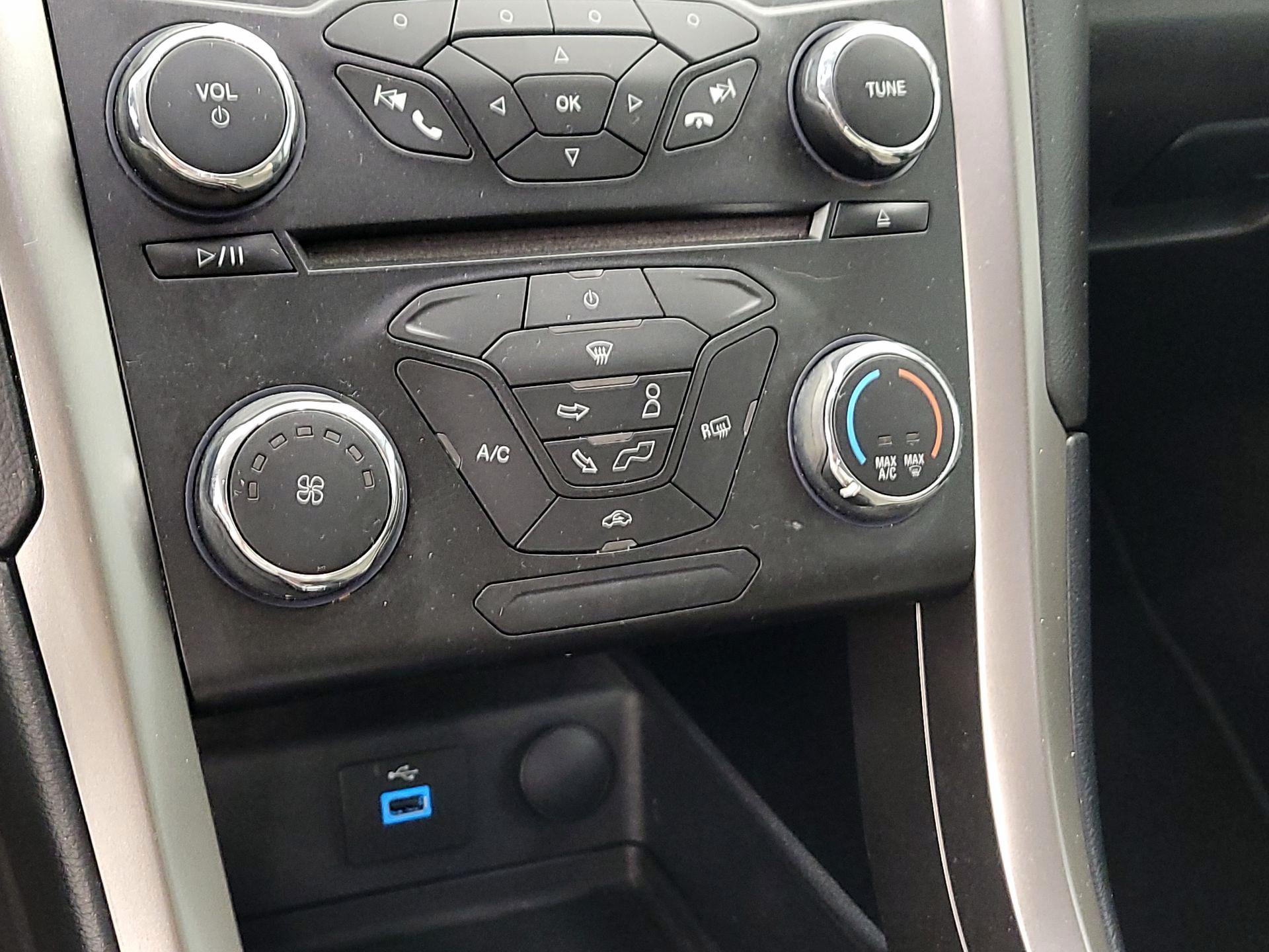 Thumbnail: 2017 Ford Fusion - 16