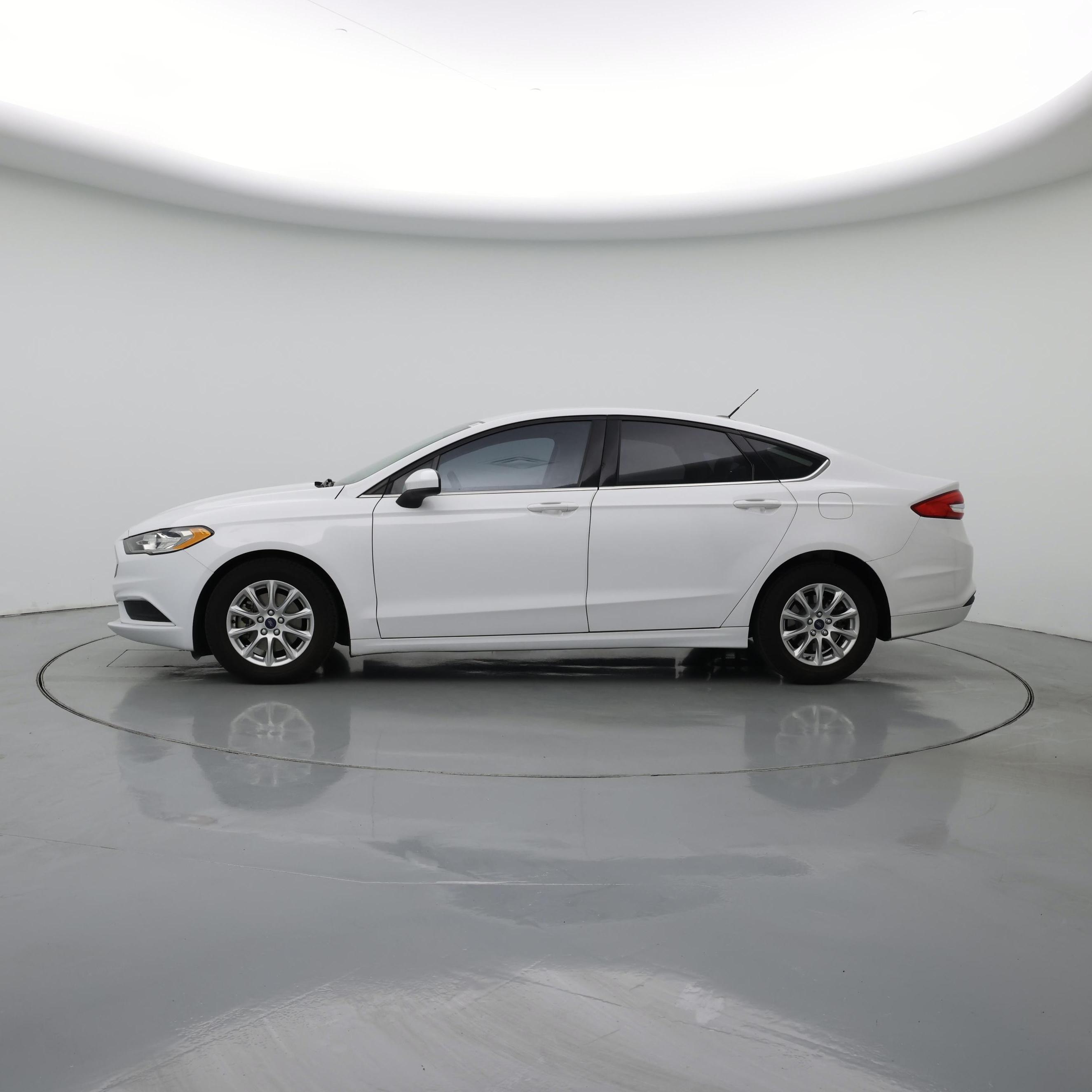 Thumbnail: 2017 Ford Fusion - 3