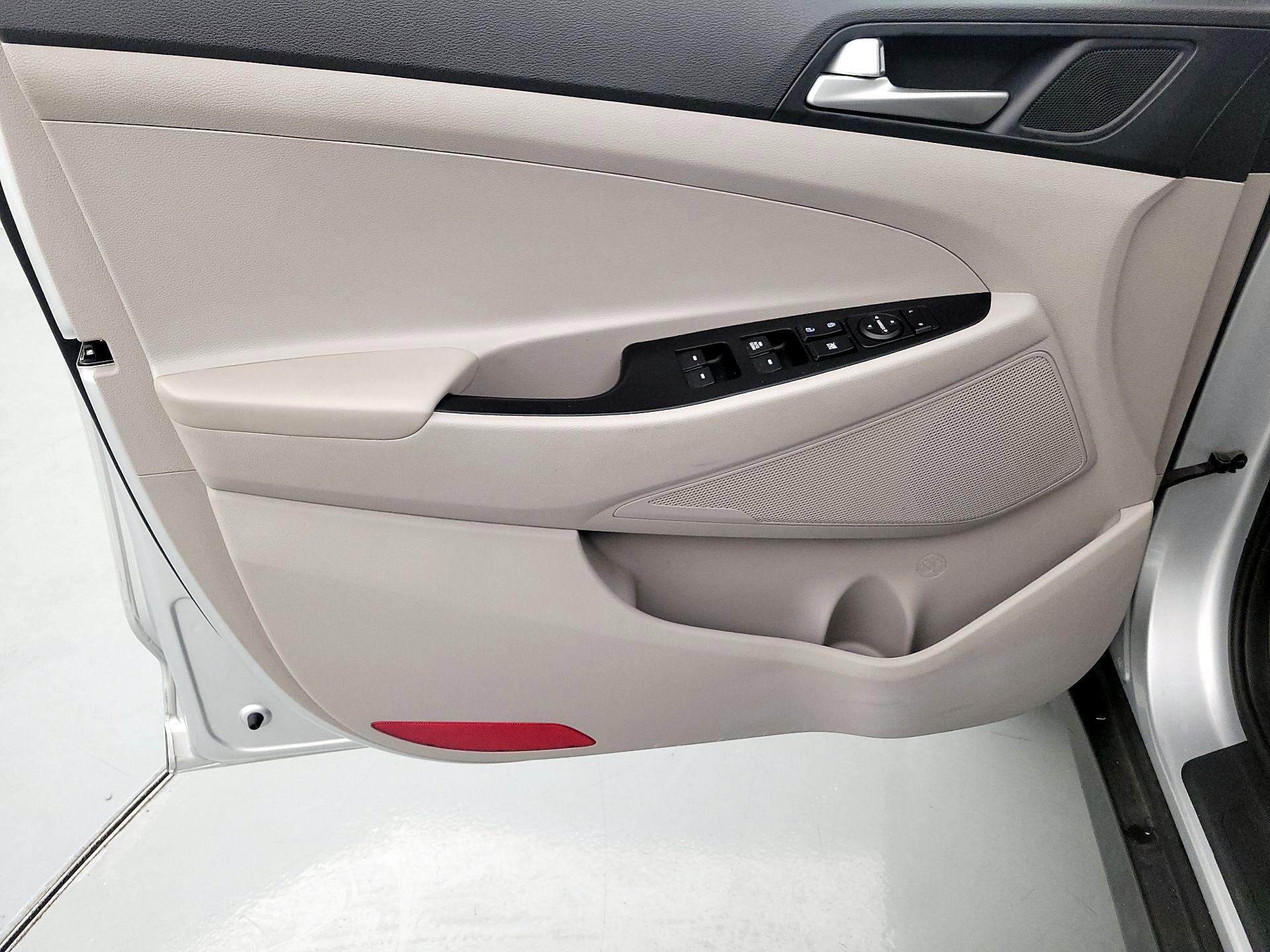 Thumbnail: 2019 Hyundai Tucson - 12