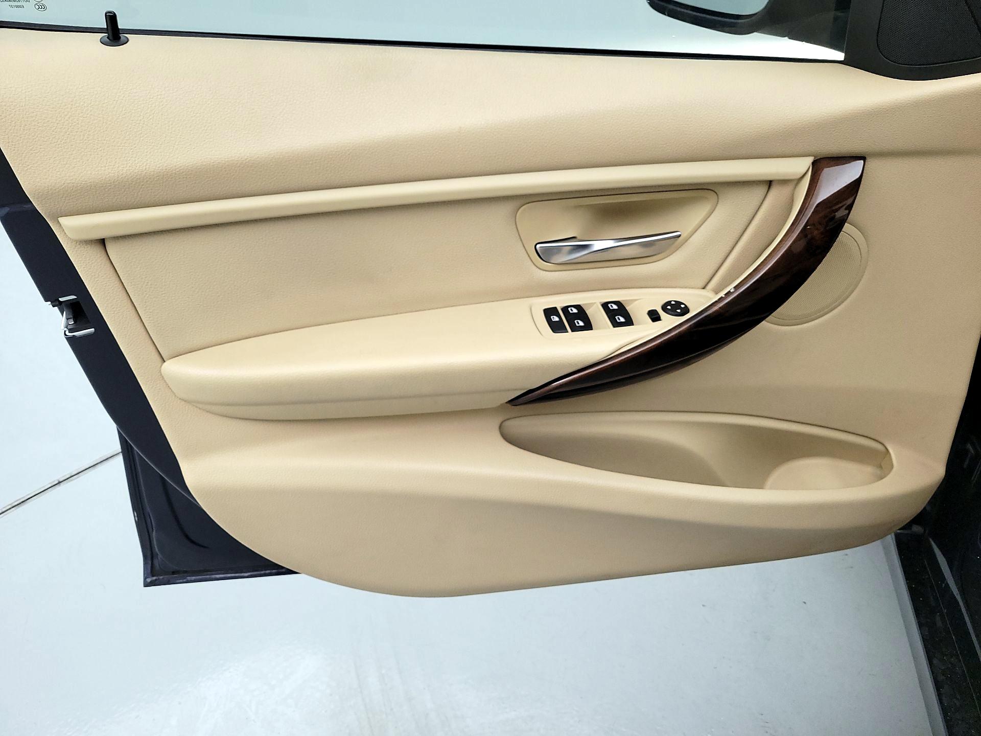 Thumbnail: 2014 BMW 3 Series - 12