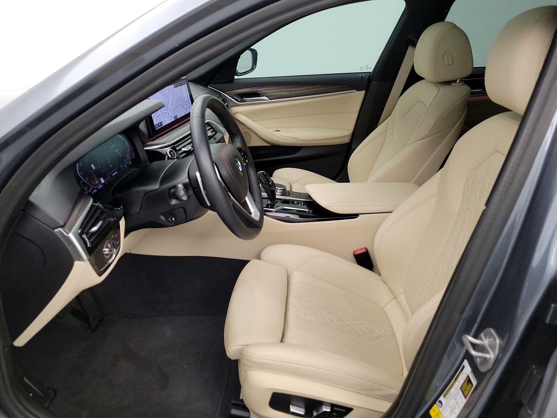 Thumbnail: 2022 BMW 5 Series - 11