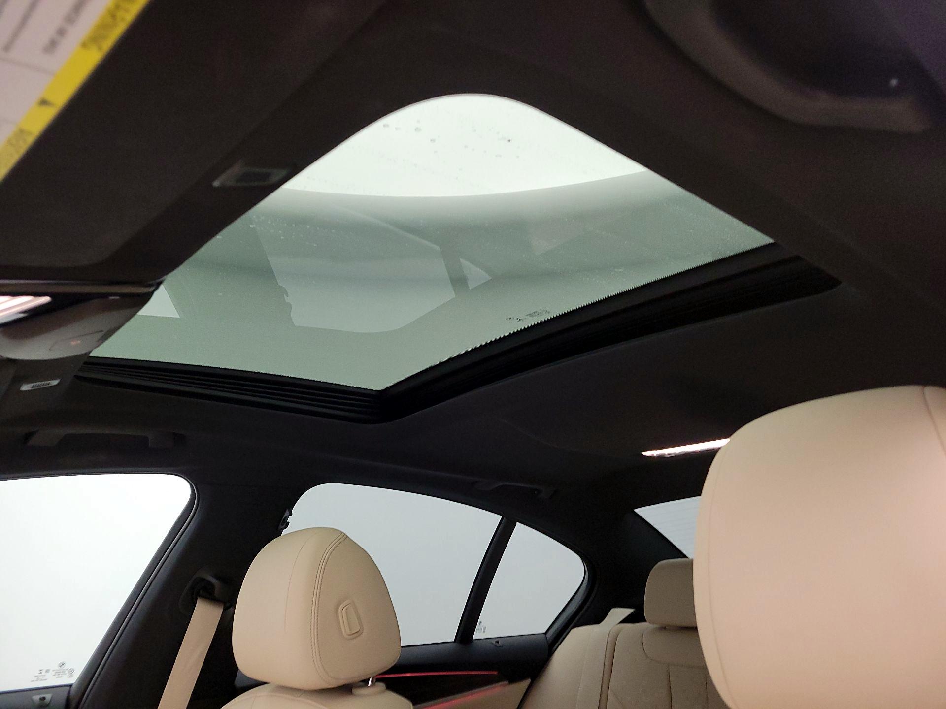 Thumbnail: 2022 BMW 5 Series - 20