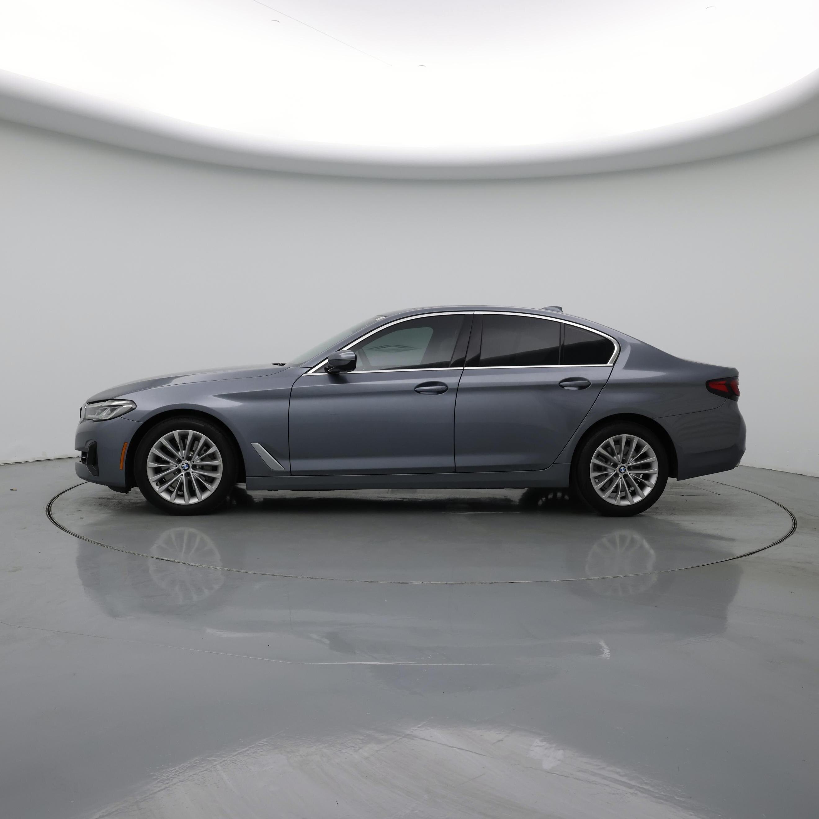 Thumbnail: 2022 BMW 5 Series - 3
