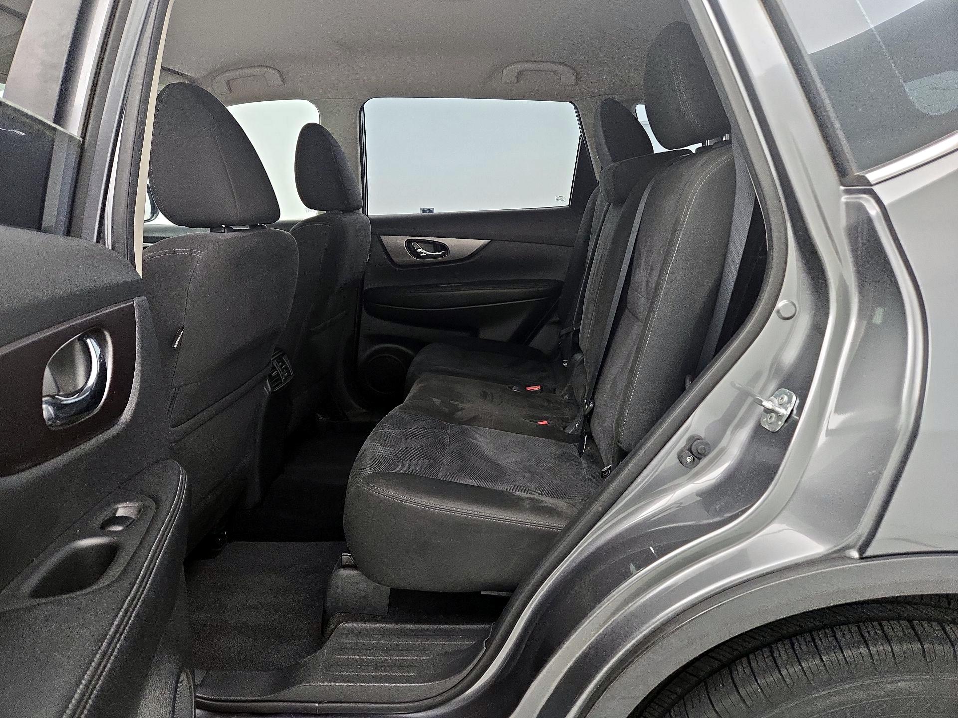 Thumbnail: 2015 Nissan Rogue - 19