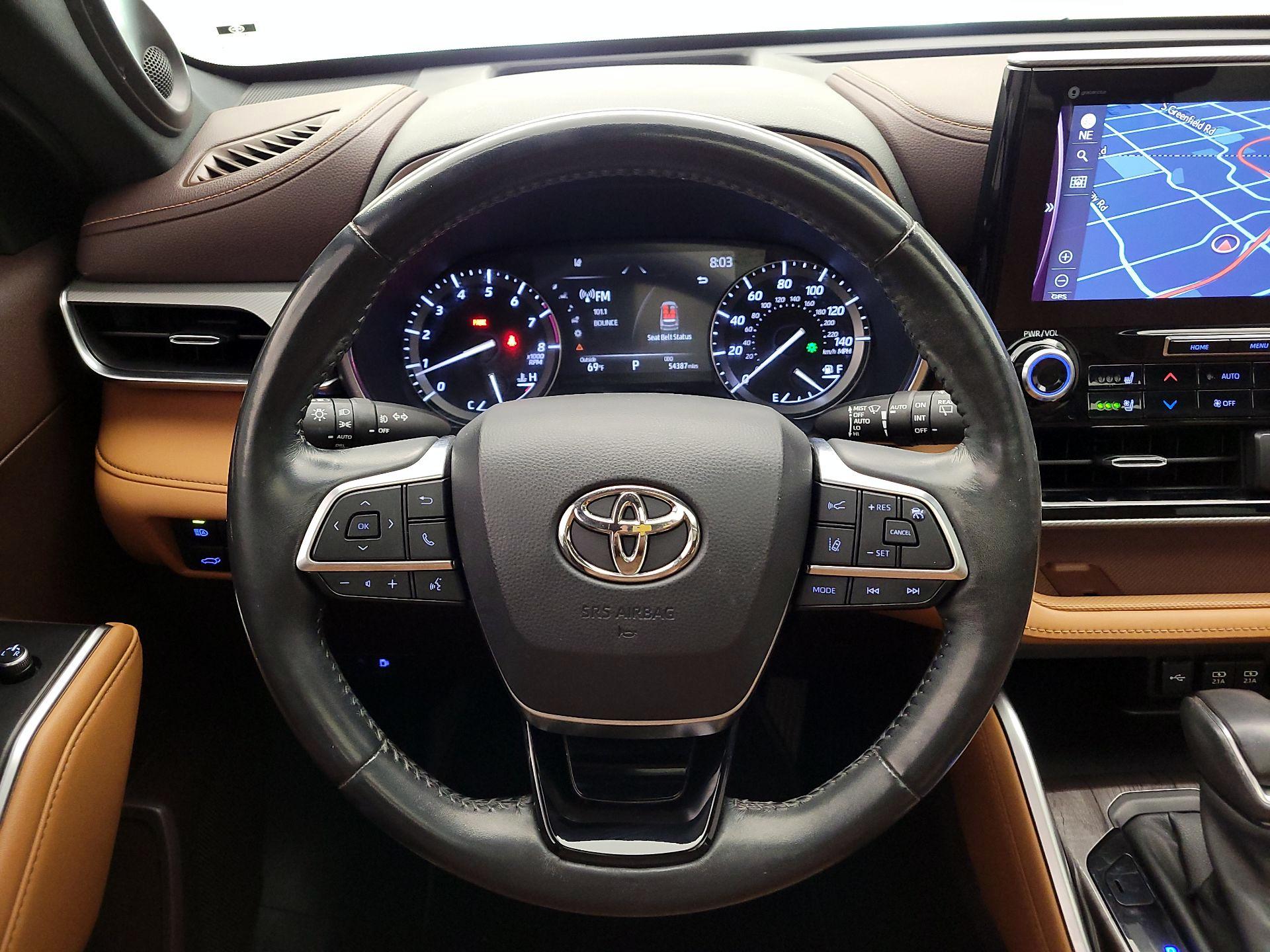 Thumbnail: 2021 Toyota Highlander - 10