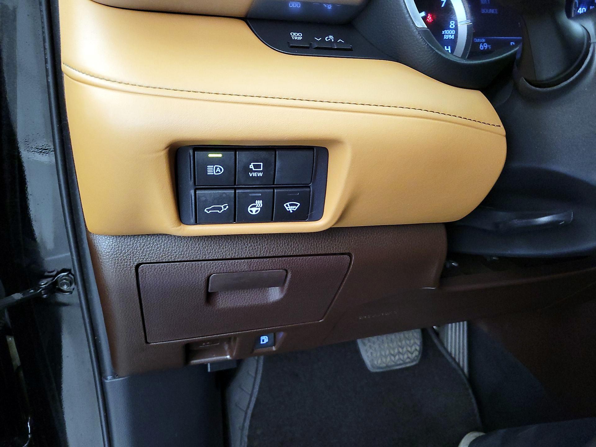 Thumbnail: 2021 Toyota Highlander - 13