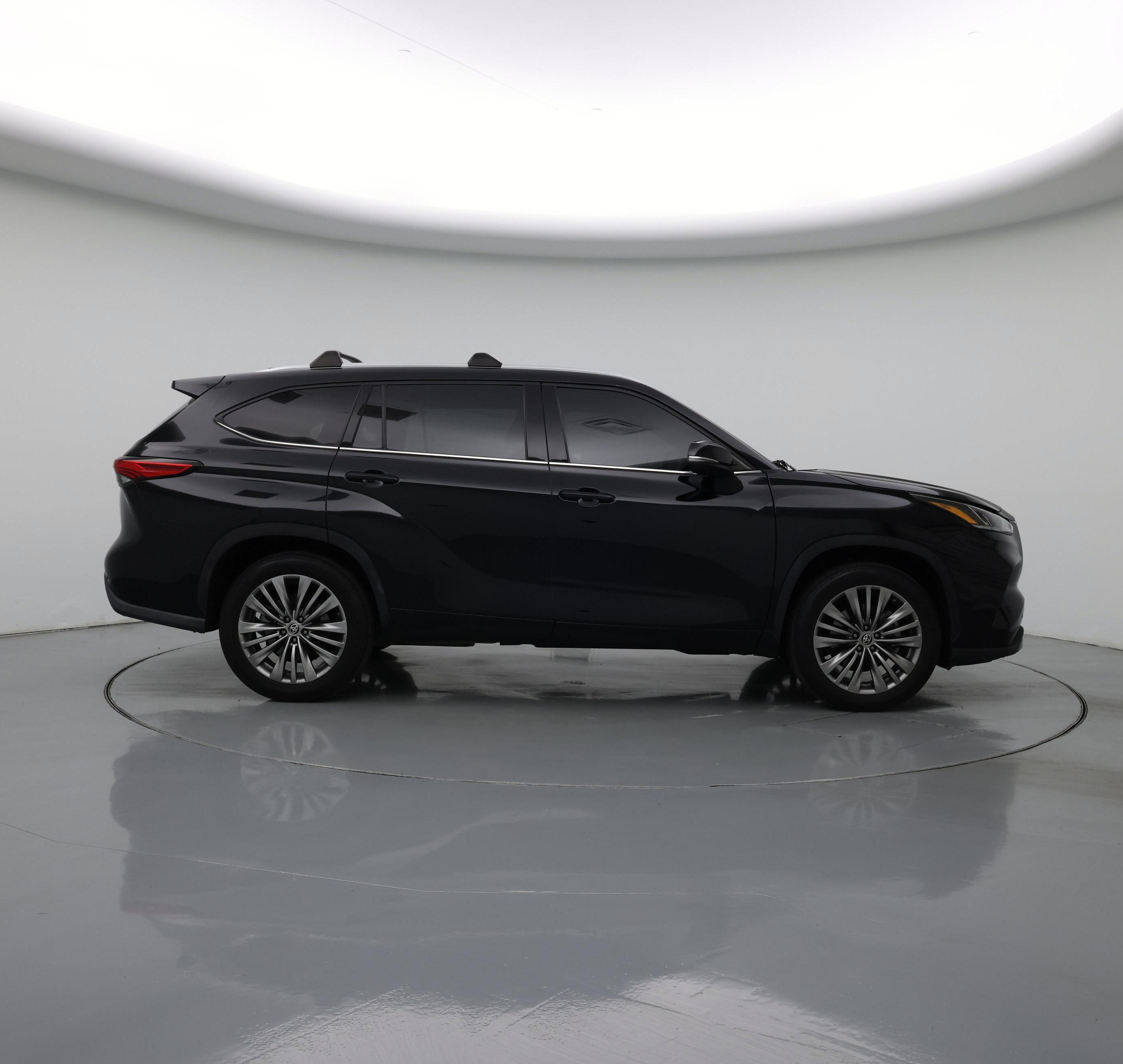 Thumbnail: 2021 Toyota Highlander - 7