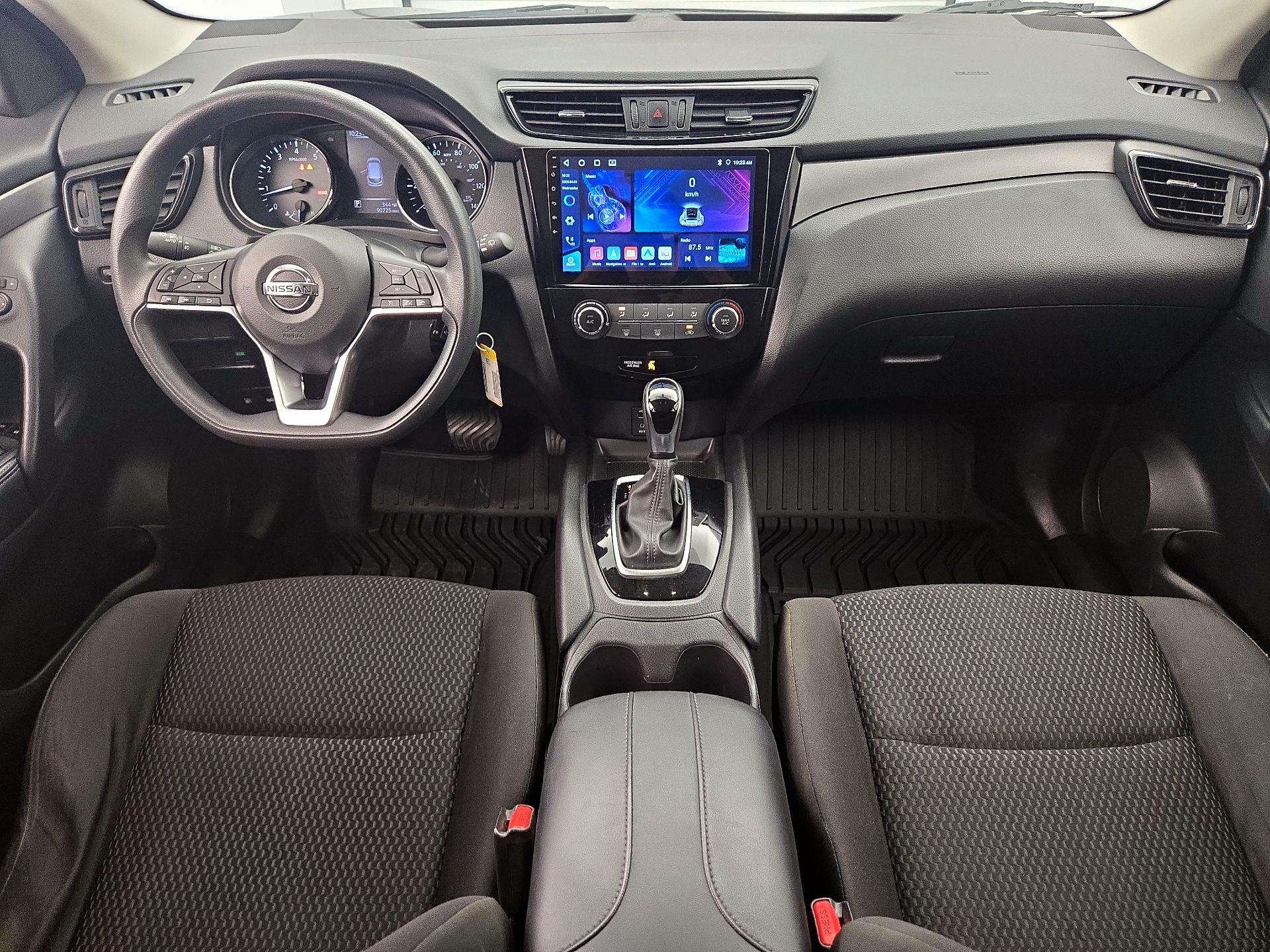 Thumbnail: 2017 Nissan Rogue Sport - 9