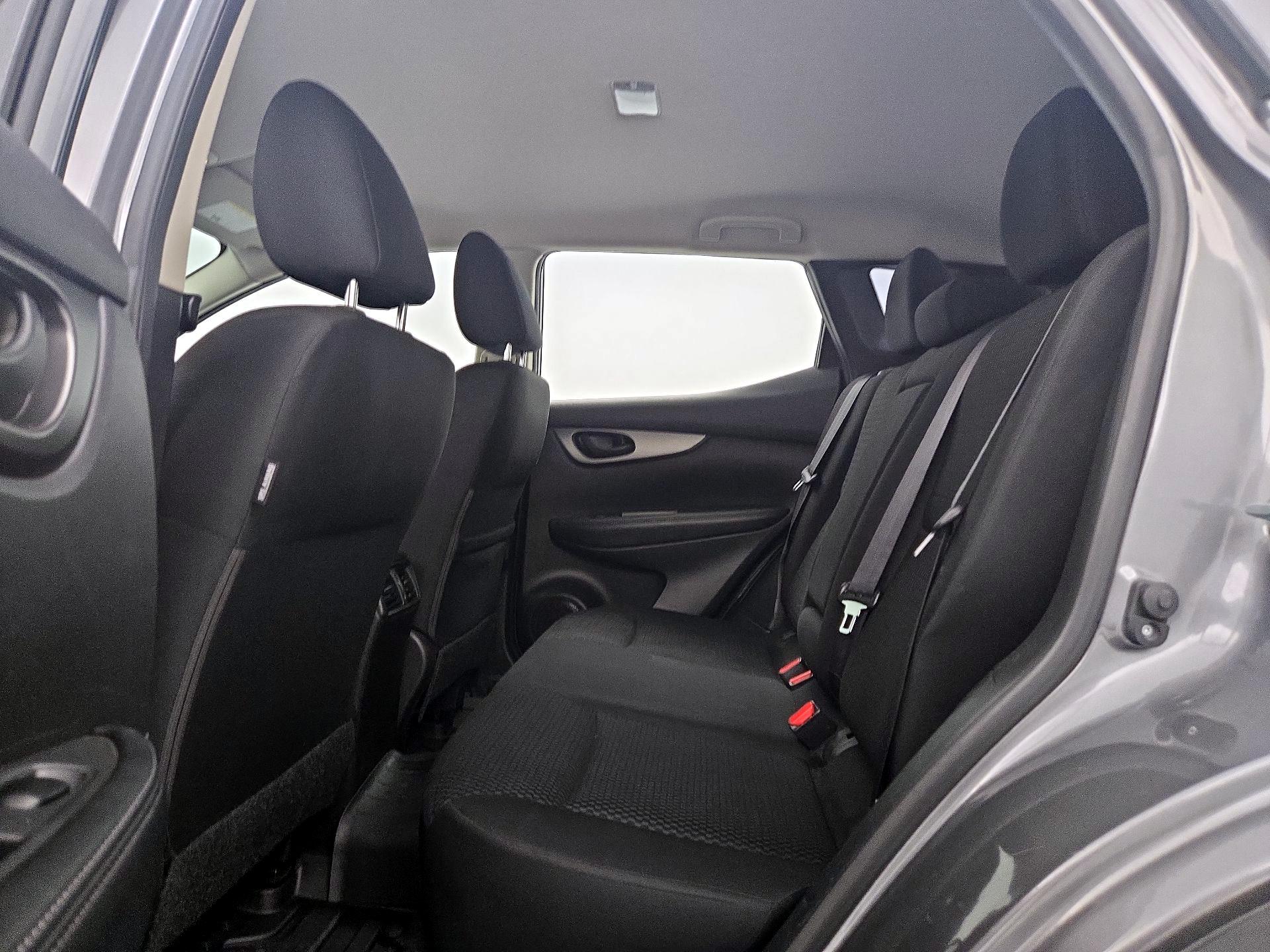 Thumbnail: 2017 Nissan Rogue Sport - 19