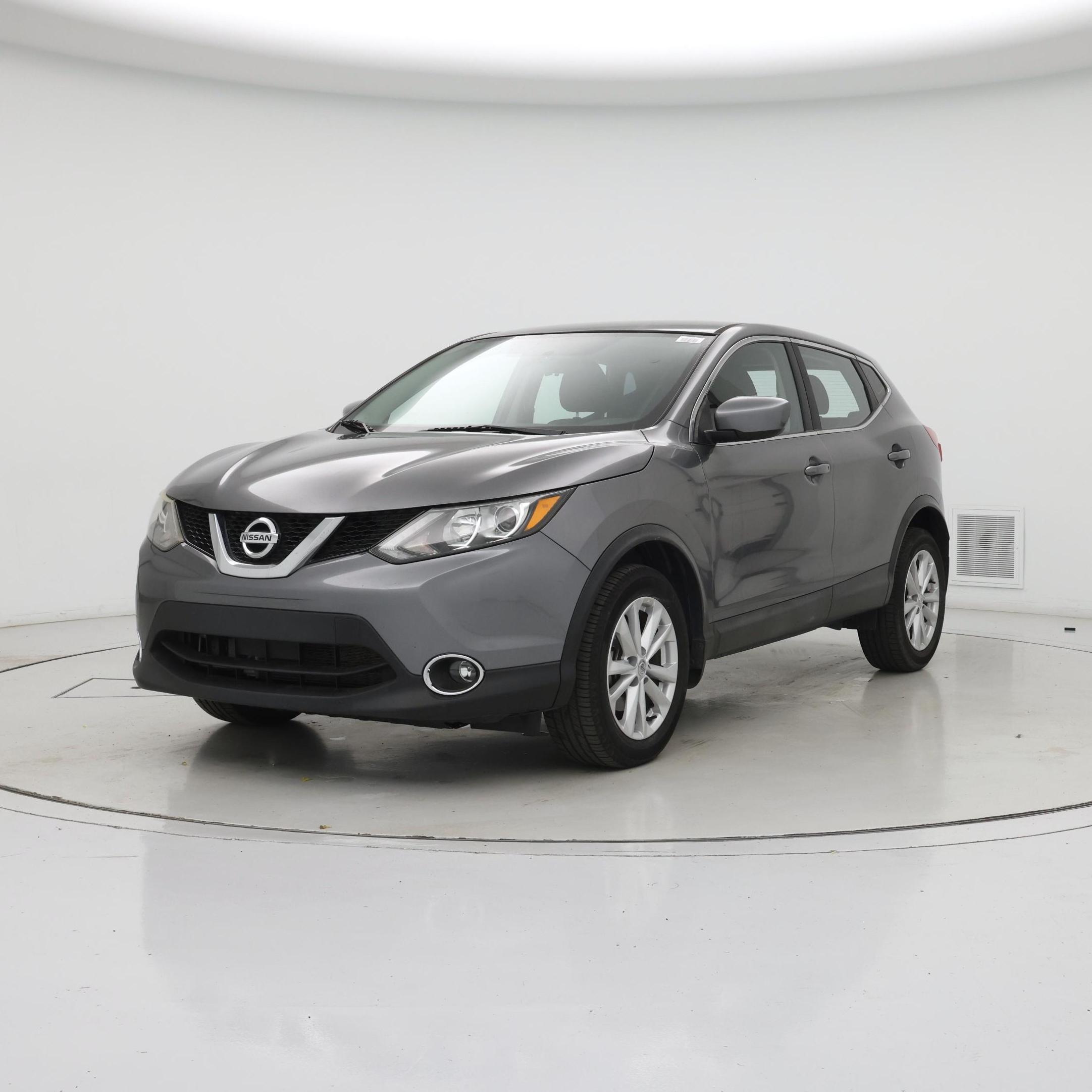 Thumbnail: 2017 Nissan Rogue Sport - 4
