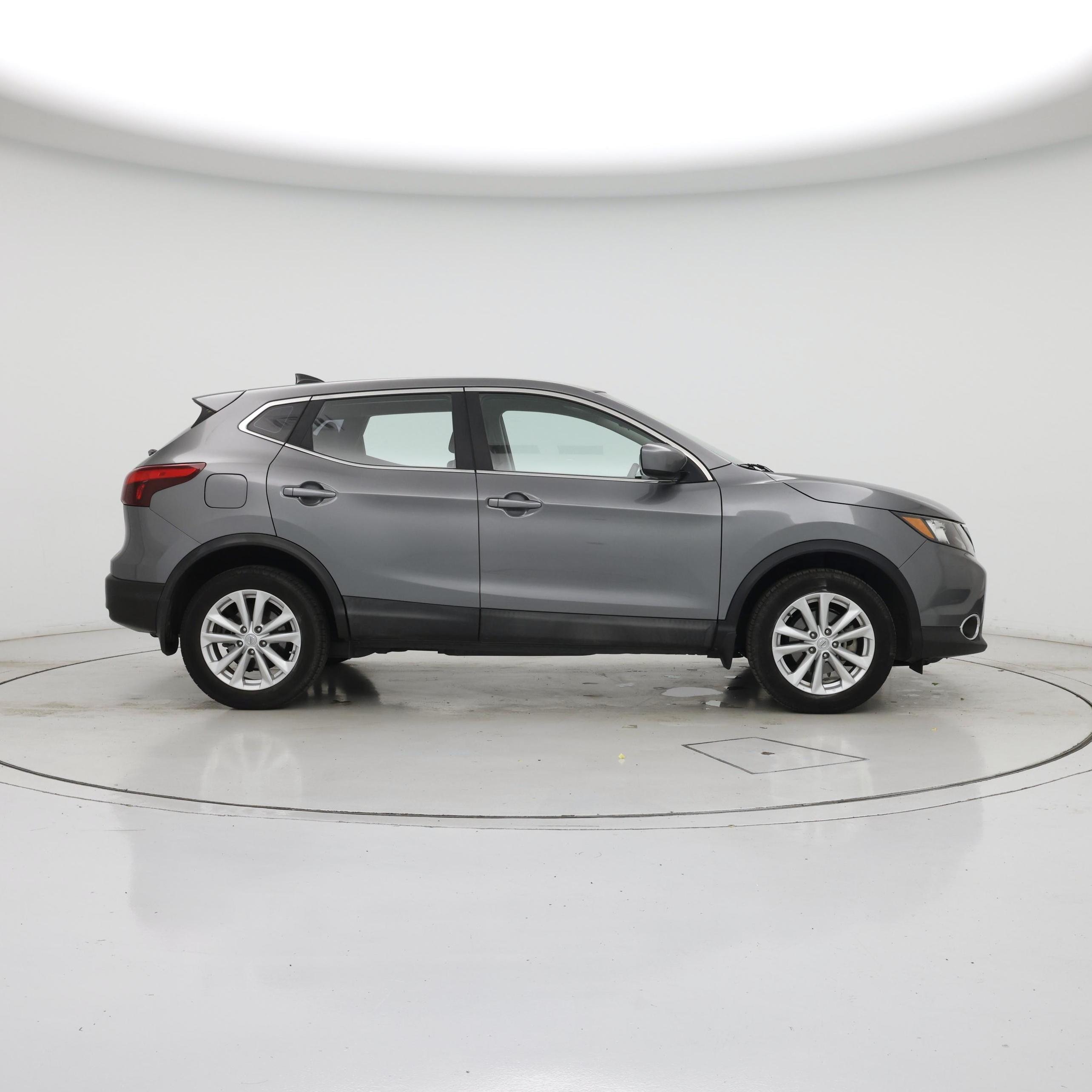 Thumbnail: 2017 Nissan Rogue Sport - 7