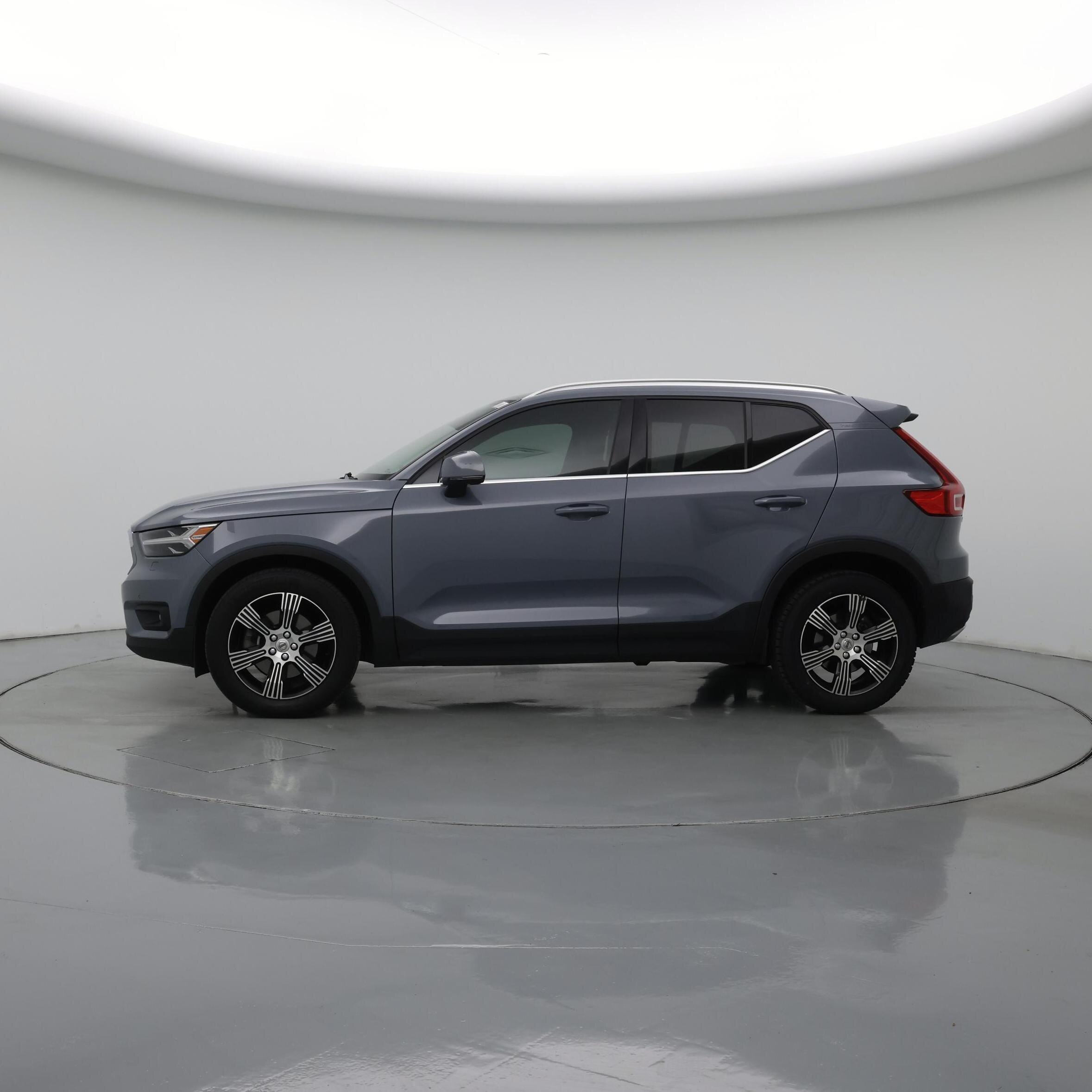 Thumbnail: 2020 Volvo XC40 - 3