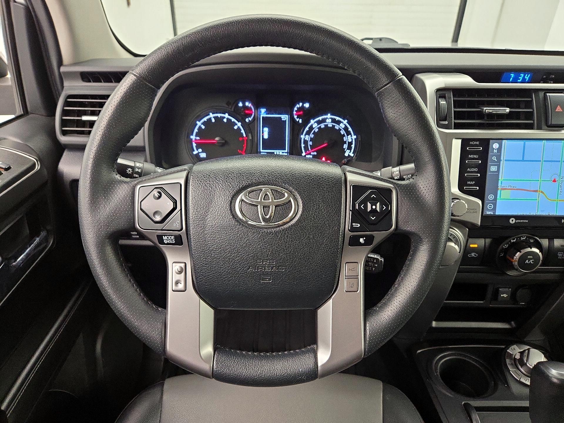 Thumbnail: 2022 Toyota 4Runner - 10