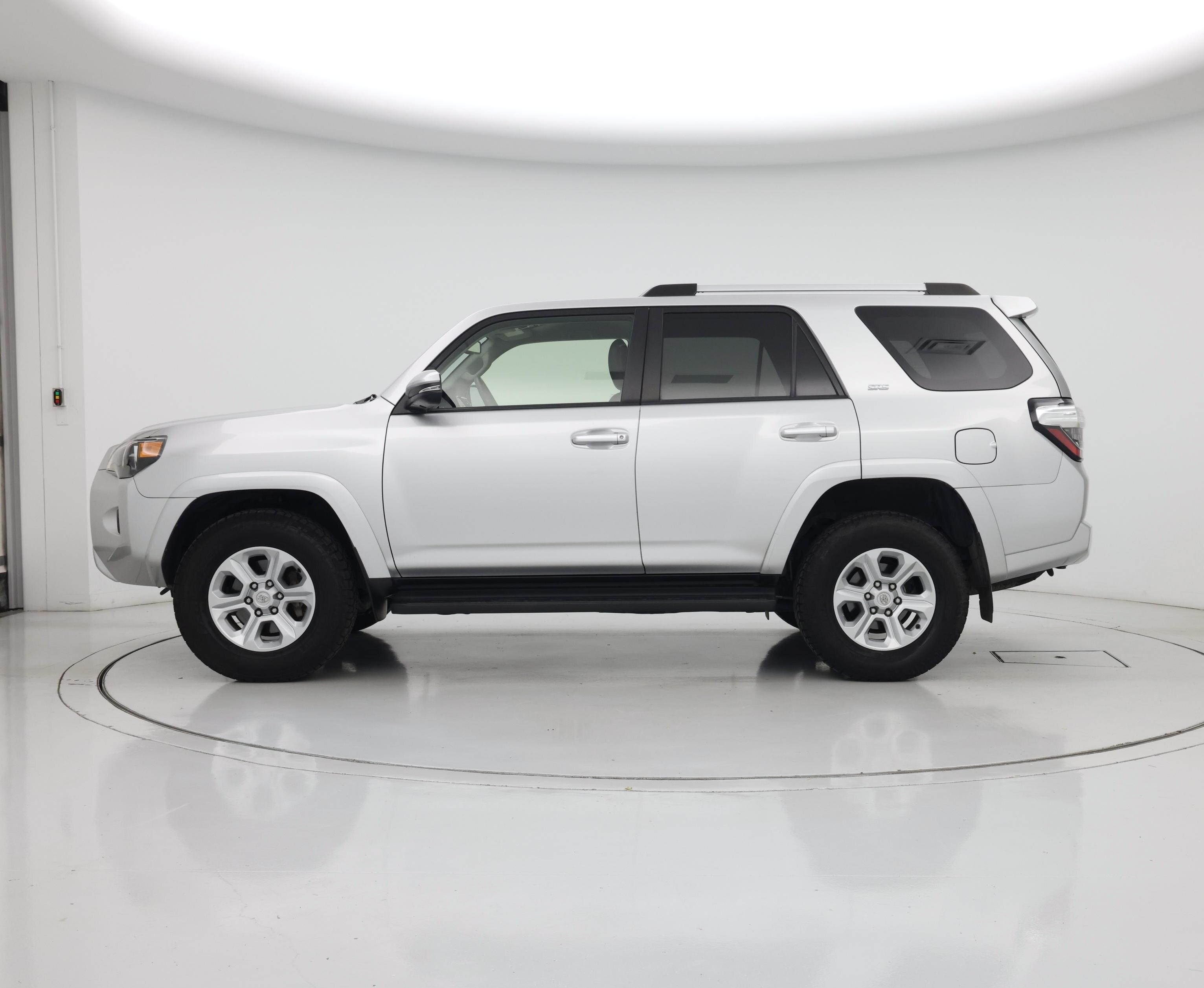 Thumbnail: 2022 Toyota 4Runner - 3