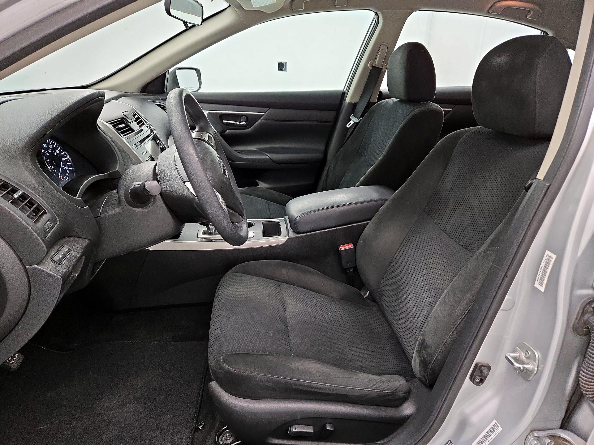 Thumbnail: 2015 Nissan Altima - 11