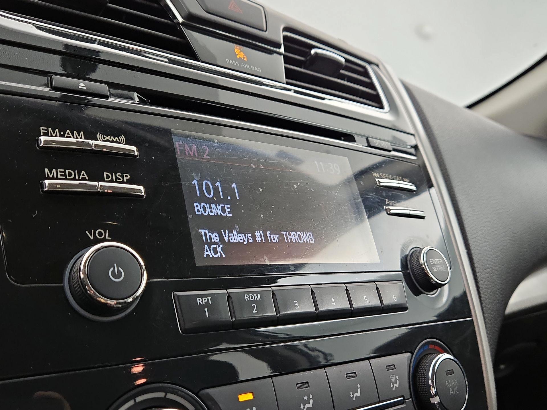 Thumbnail: 2015 Nissan Altima - 15