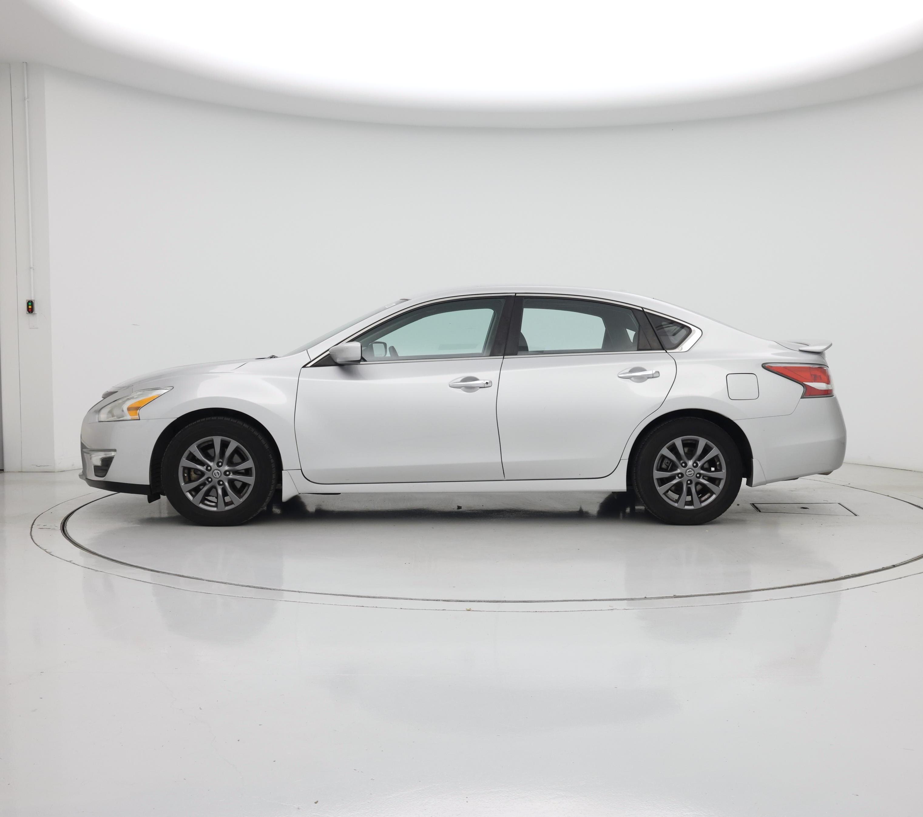 Thumbnail: 2015 Nissan Altima - 3