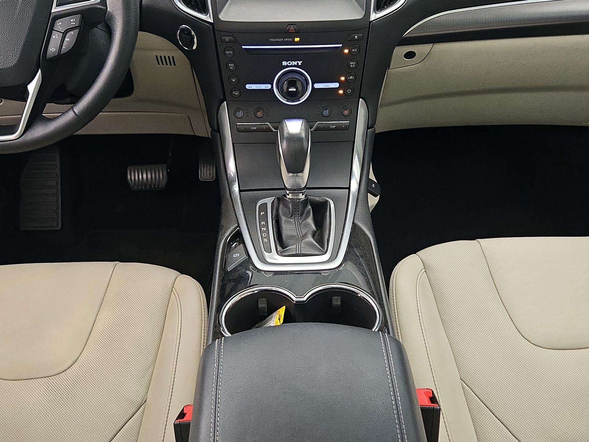 Thumbnail: 2015 Ford Edge - 17
