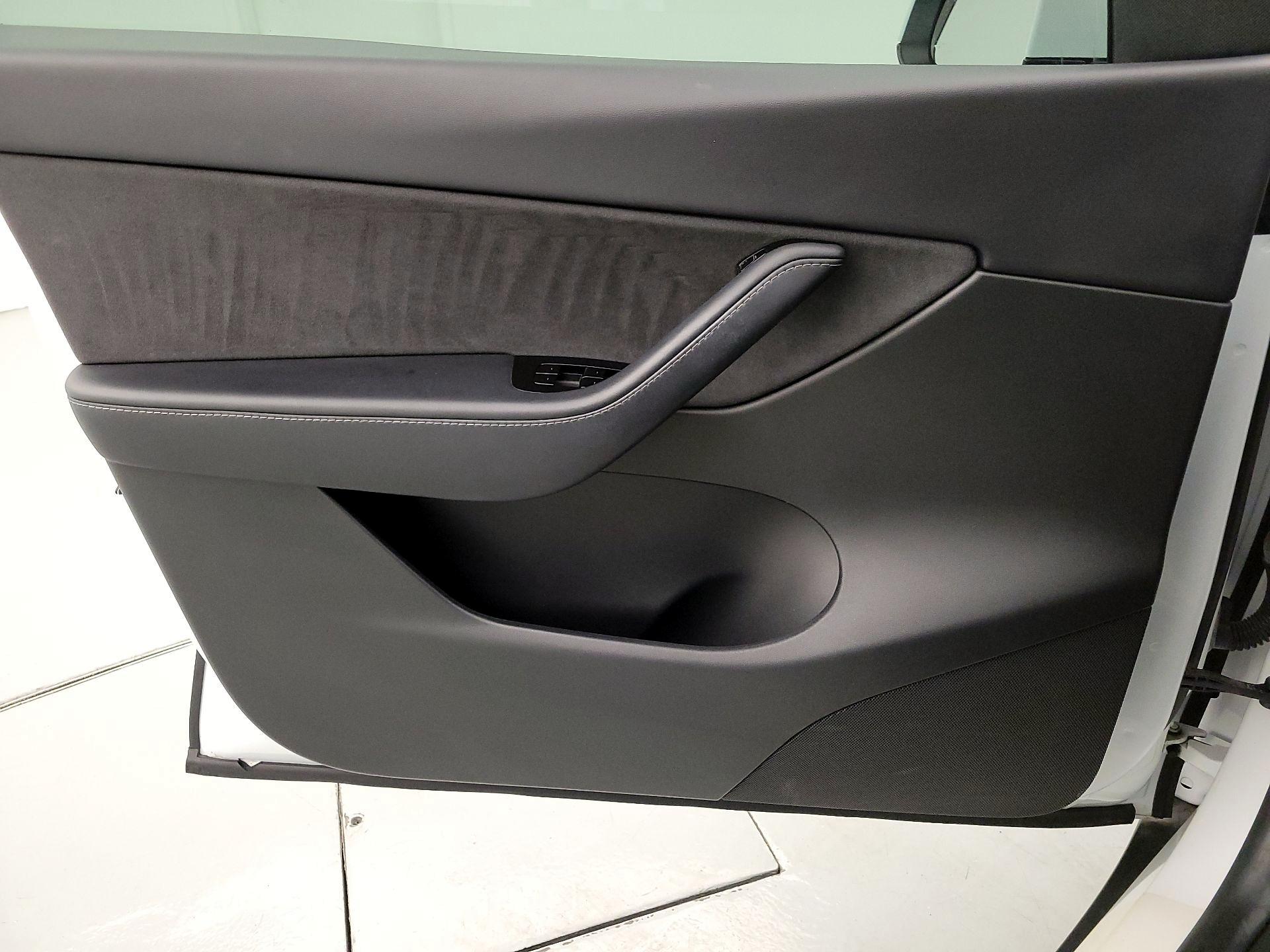 Thumbnail: 2020 Tesla Model Y - 12