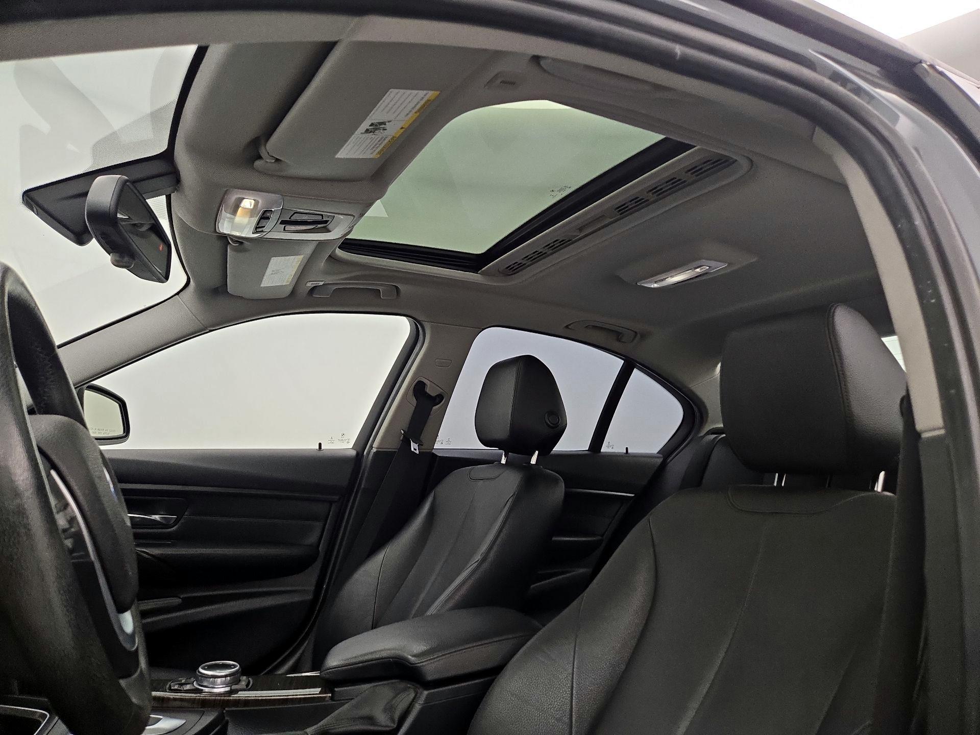Thumbnail: 2015 BMW 3 Series - 20