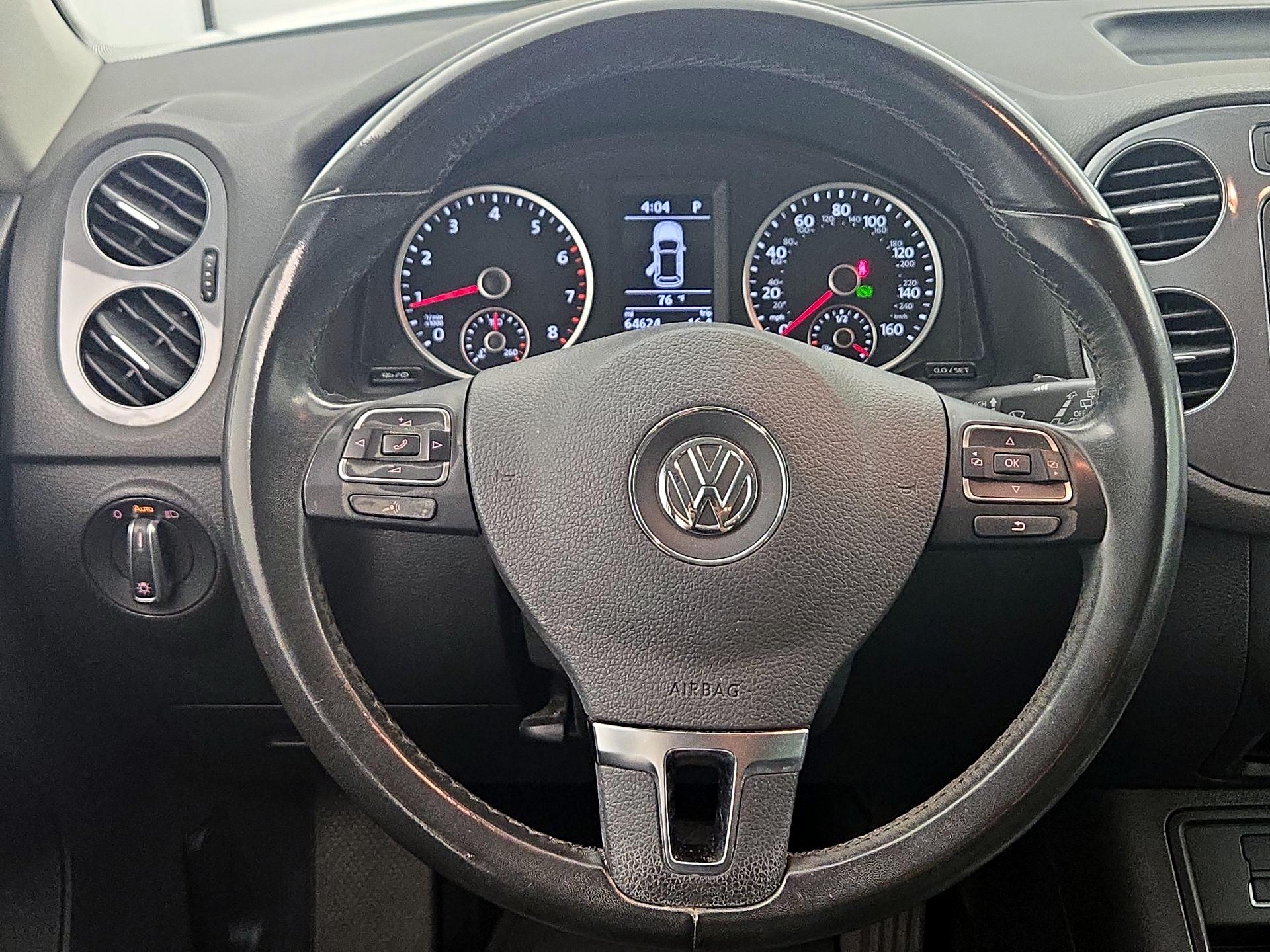 Thumbnail: 2016 Volkswagen Tiguan - 10