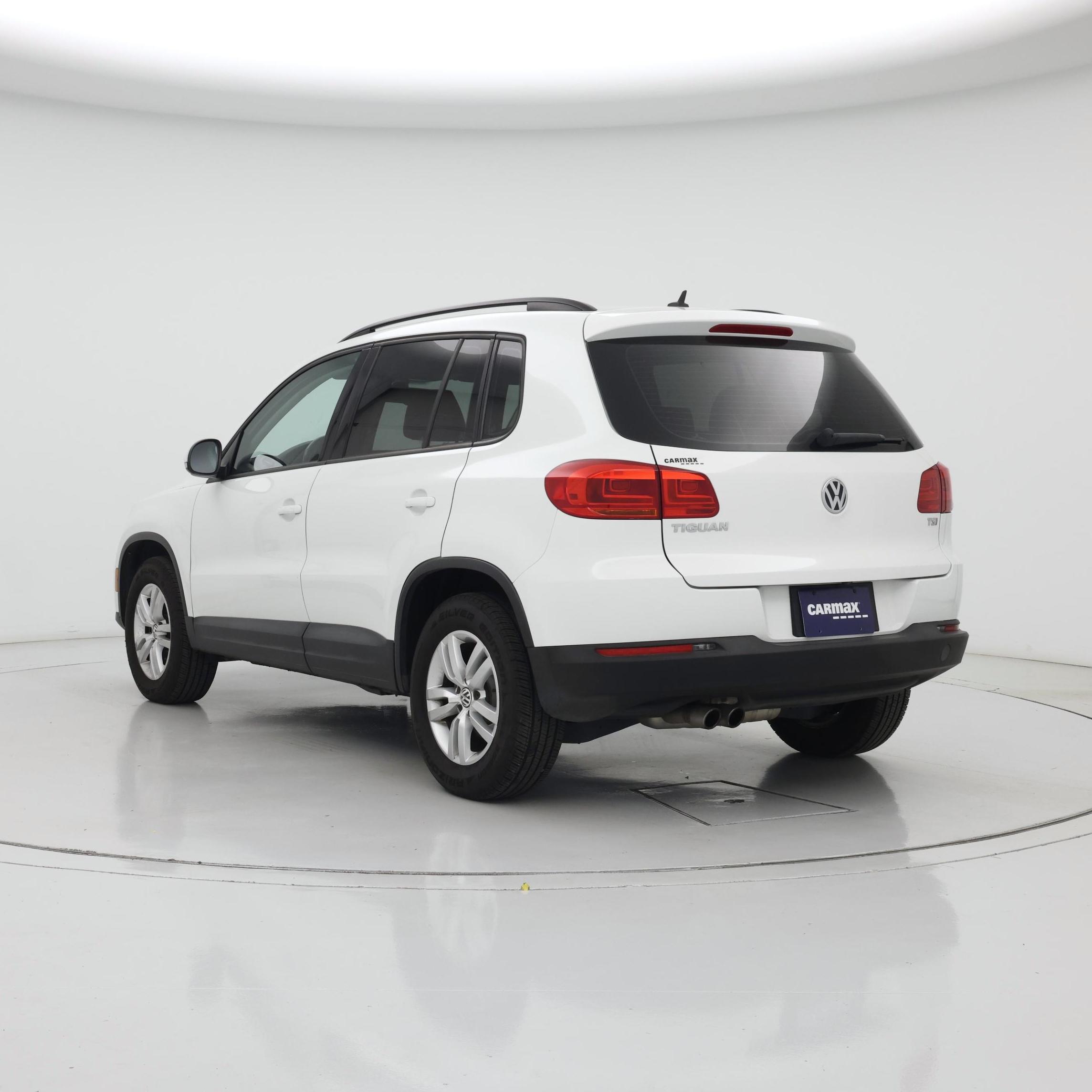 Thumbnail: 2016 Volkswagen Tiguan - 2