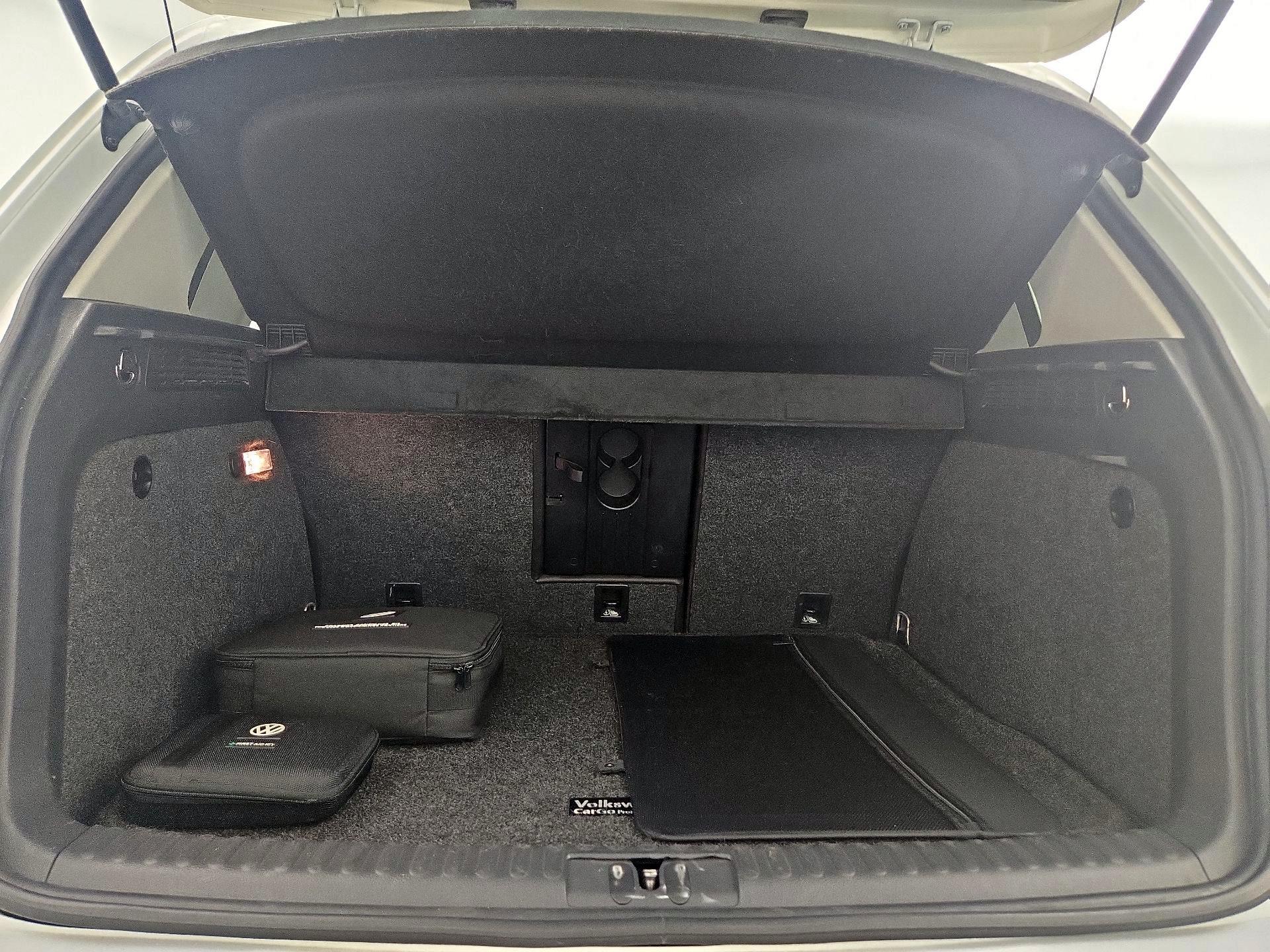 Thumbnail: 2016 Volkswagen Tiguan - 20