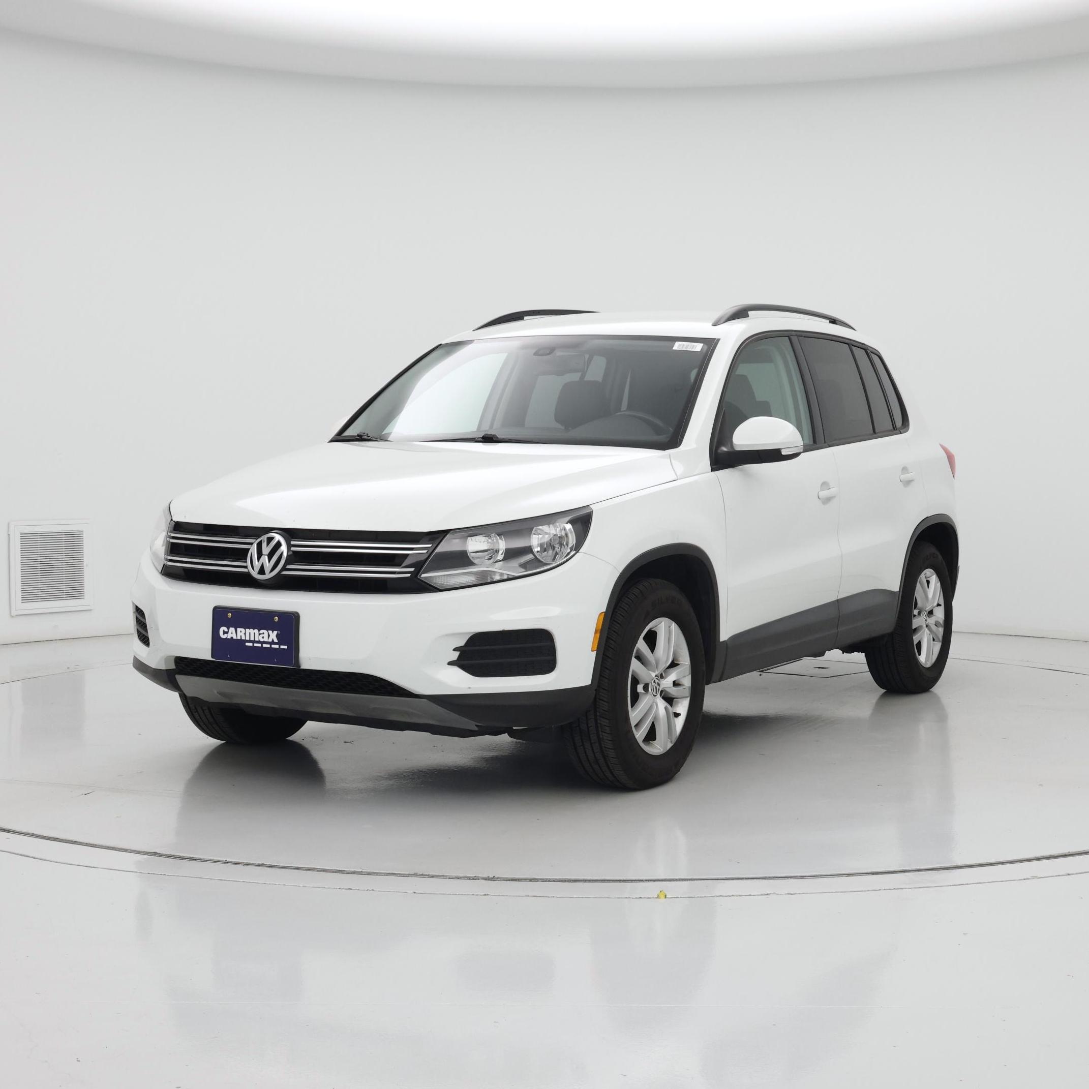 Thumbnail: 2016 Volkswagen Tiguan - 4