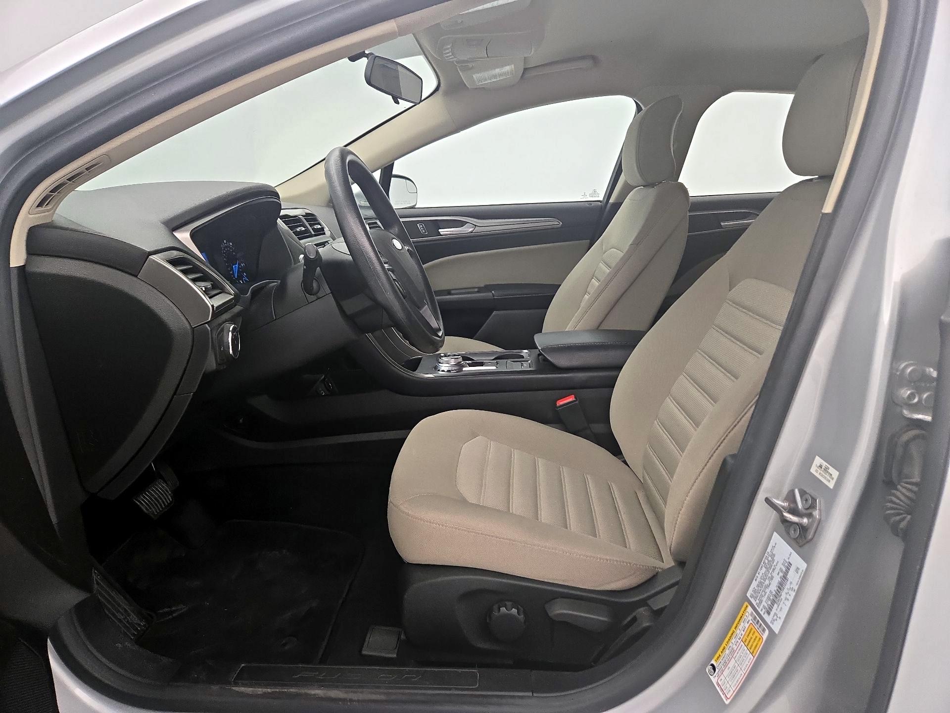 Thumbnail: 2017 Ford Fusion - 11