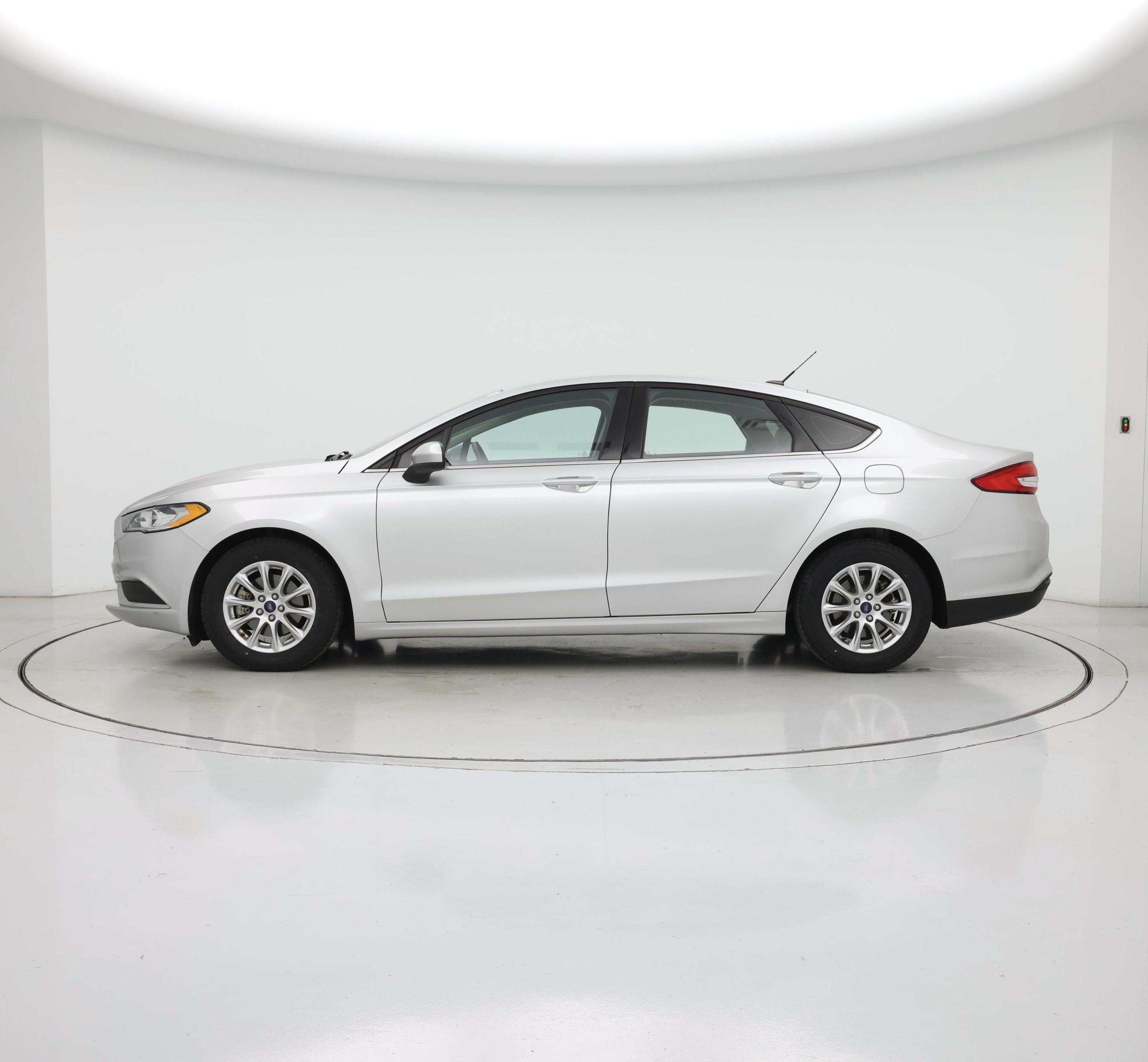 Thumbnail: 2017 Ford Fusion - 3