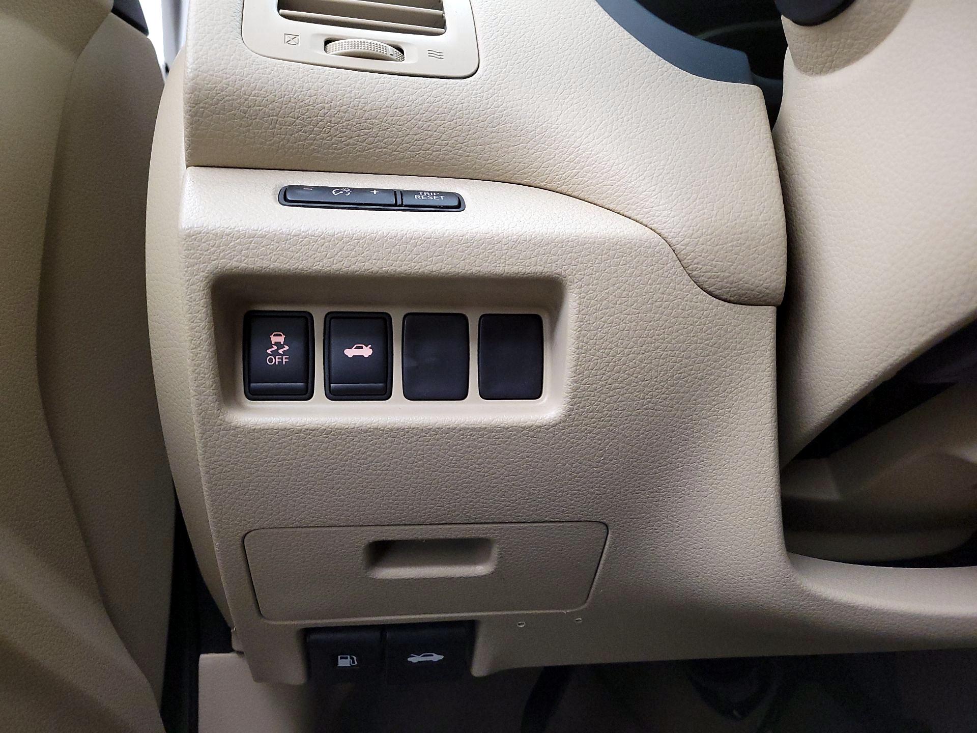 Thumbnail: 2014 Nissan Altima - 13