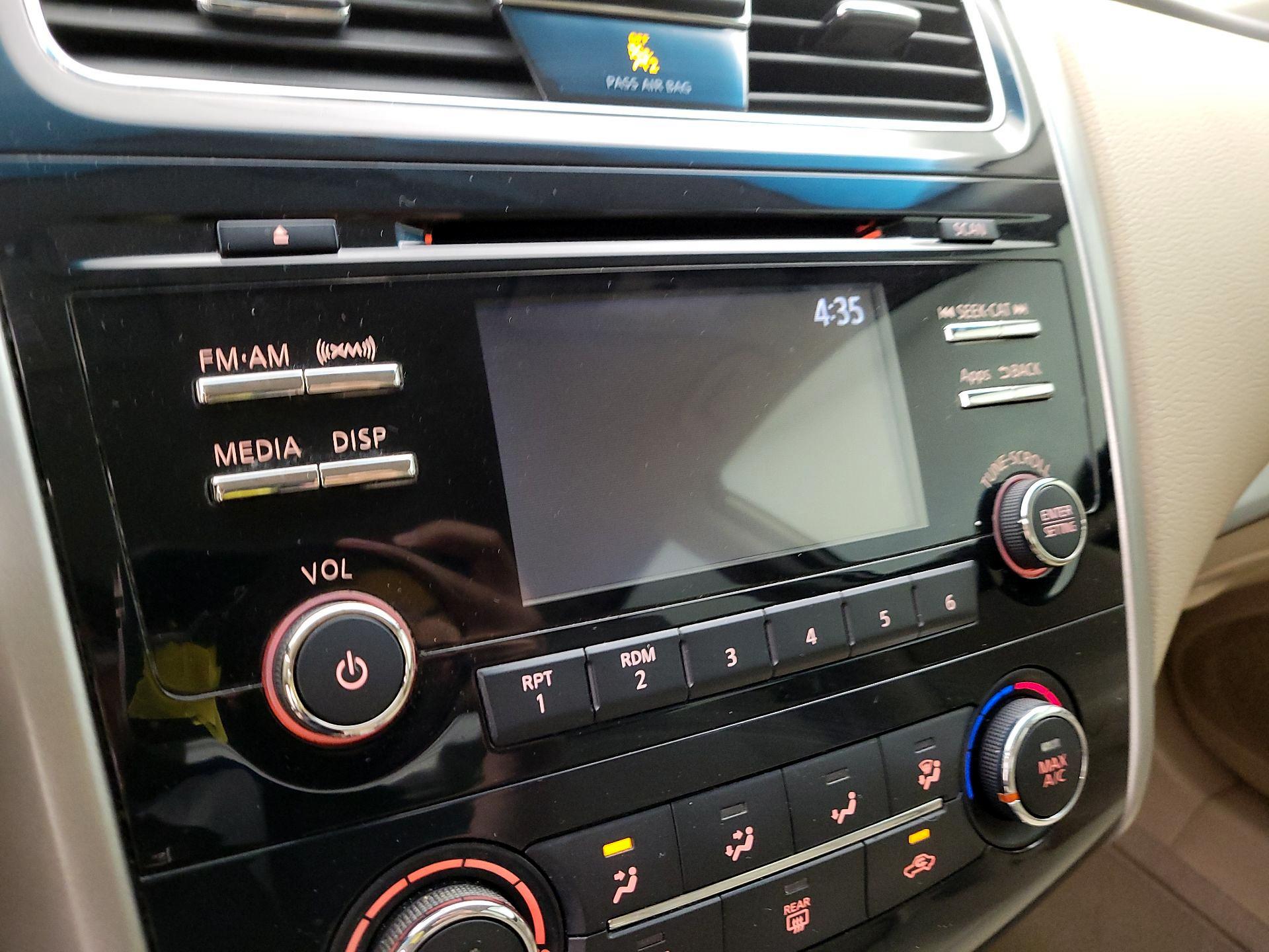 Thumbnail: 2014 Nissan Altima - 15