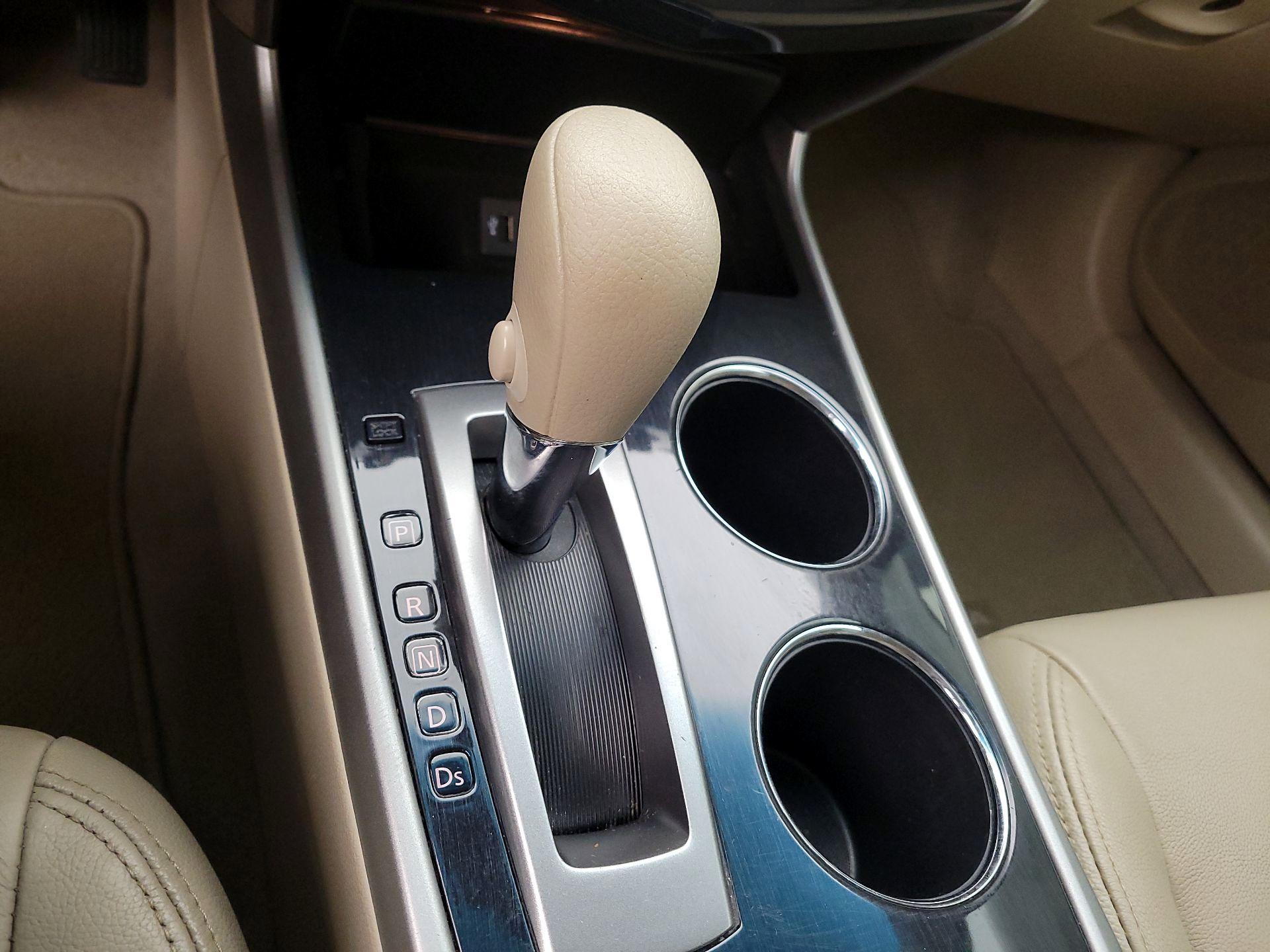 Thumbnail: 2014 Nissan Altima - 17