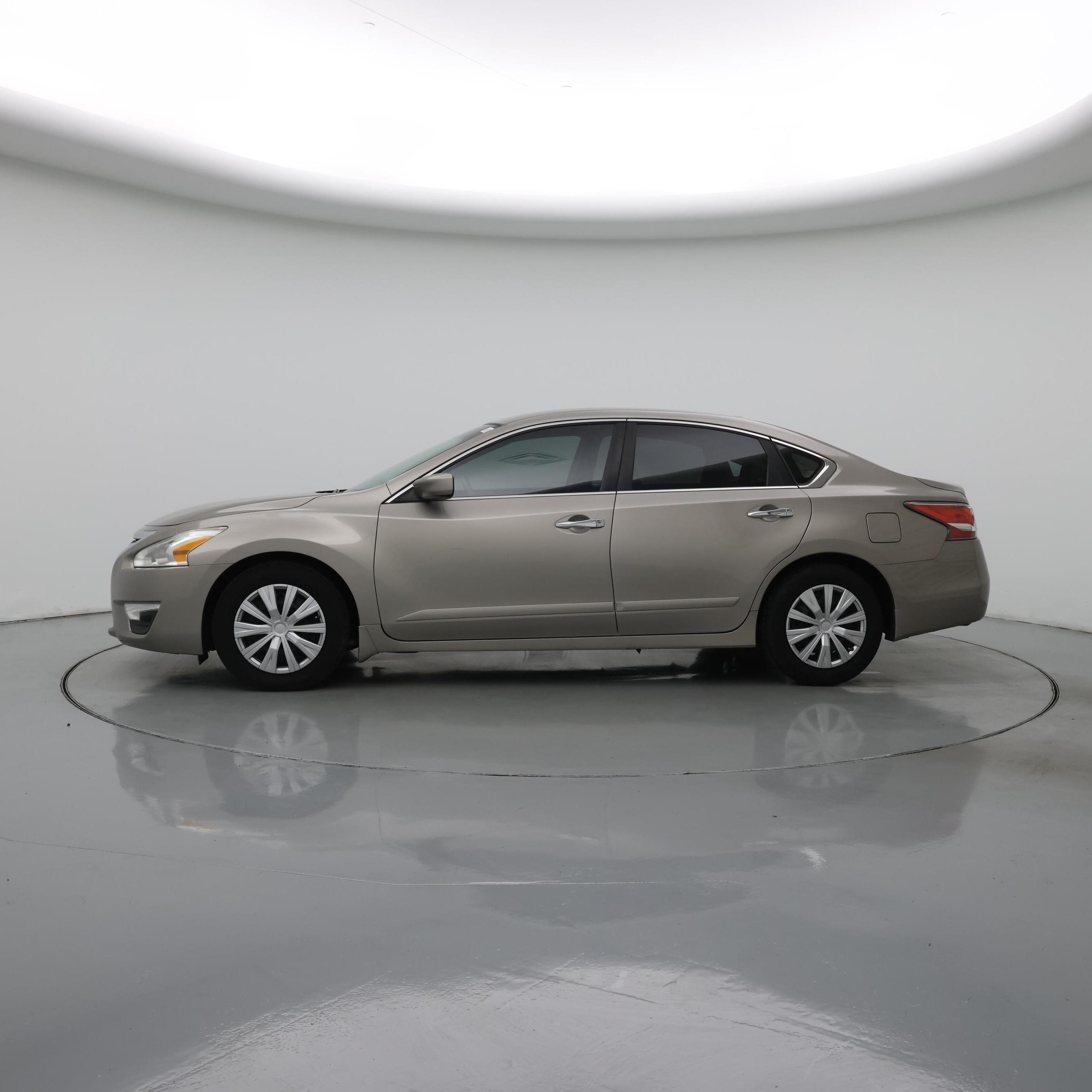 Thumbnail: 2014 Nissan Altima - 3