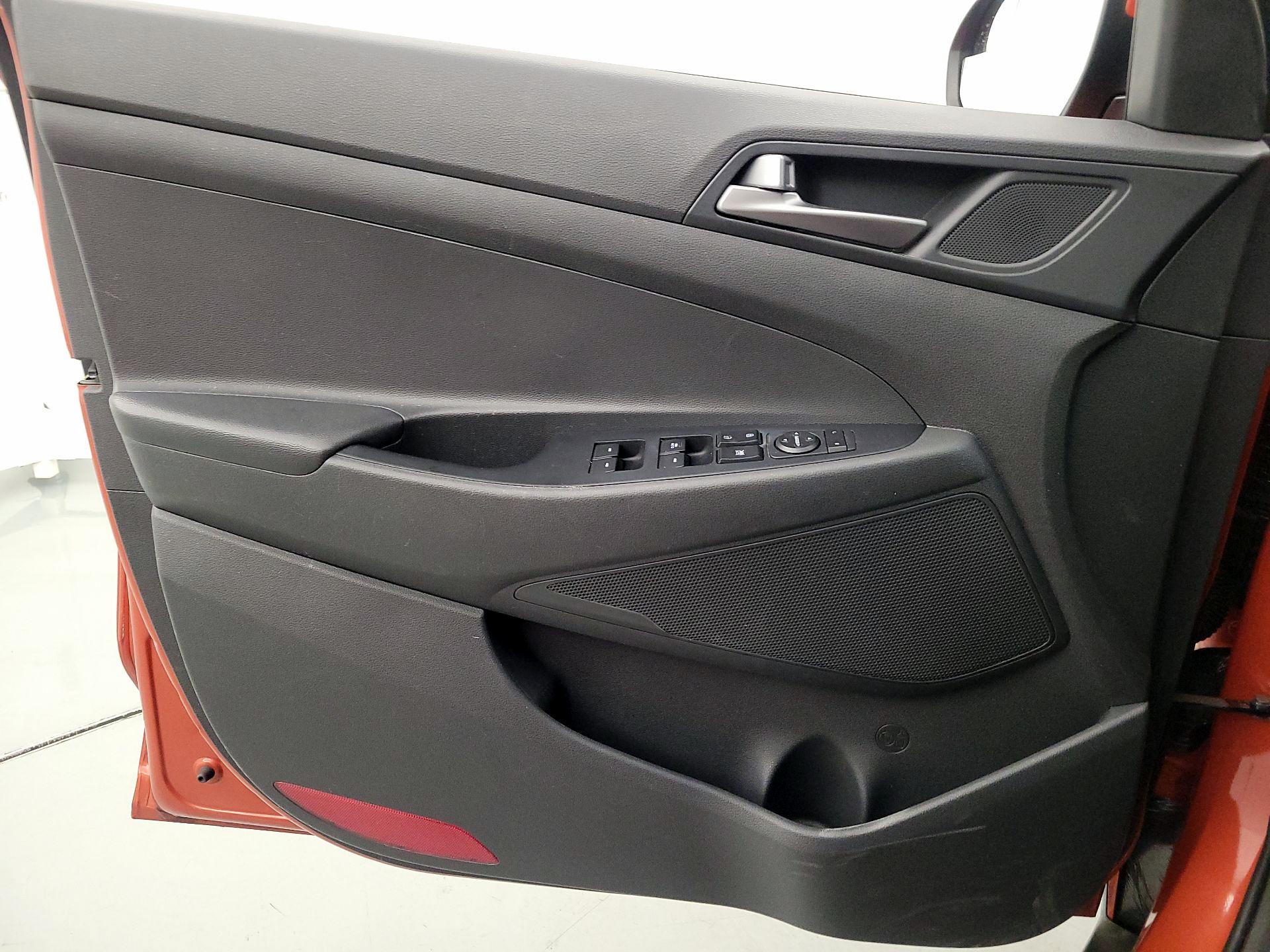 Thumbnail: 2016 Hyundai Tucson - 12