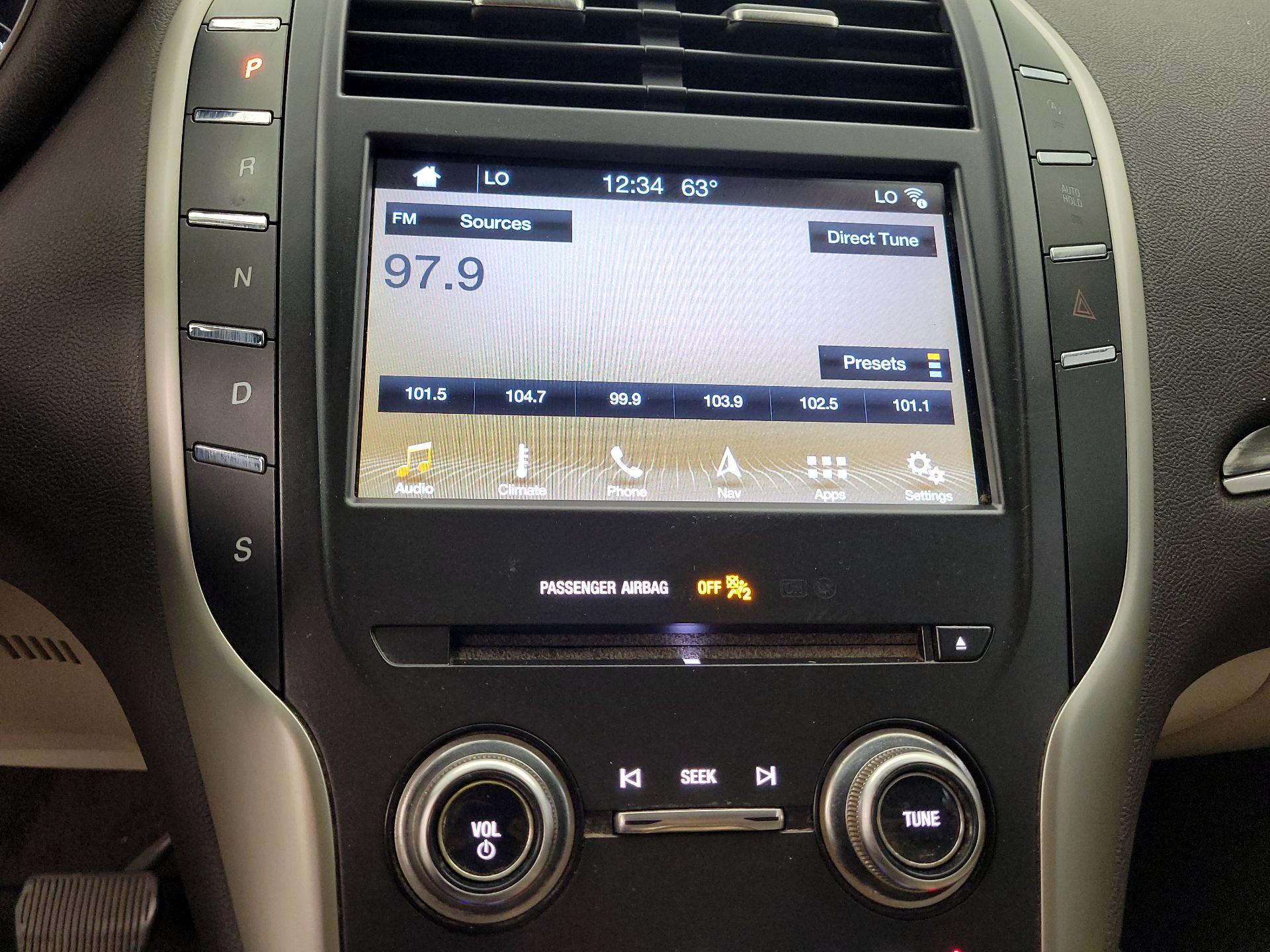 Thumbnail: 2018 Lincoln MKC - 16