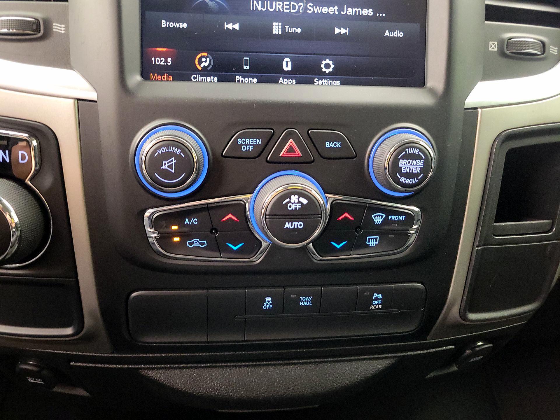 Thumbnail: 2020 RAM 1500 Classic - 16
