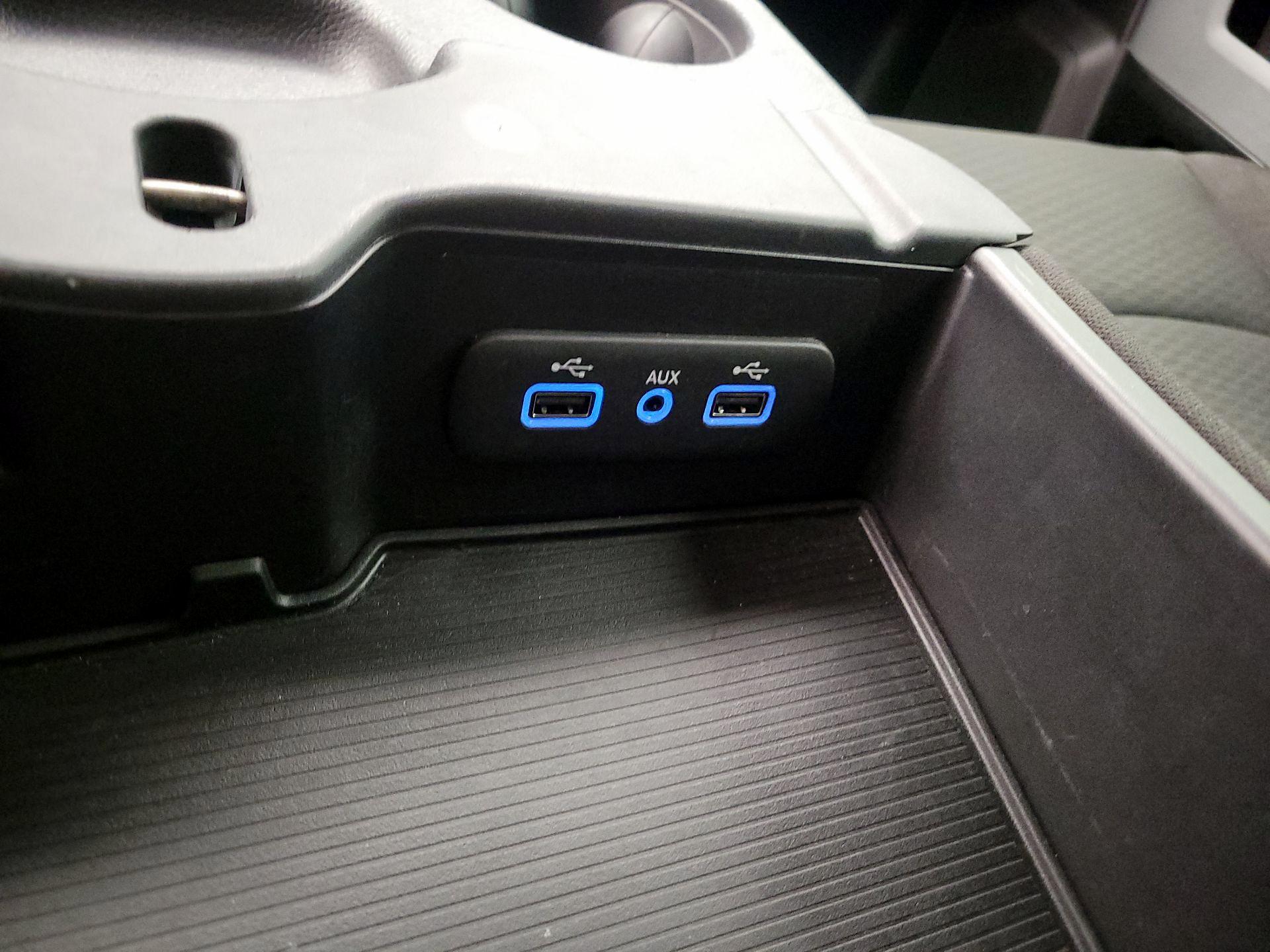 Thumbnail: 2020 RAM 1500 Classic - 18