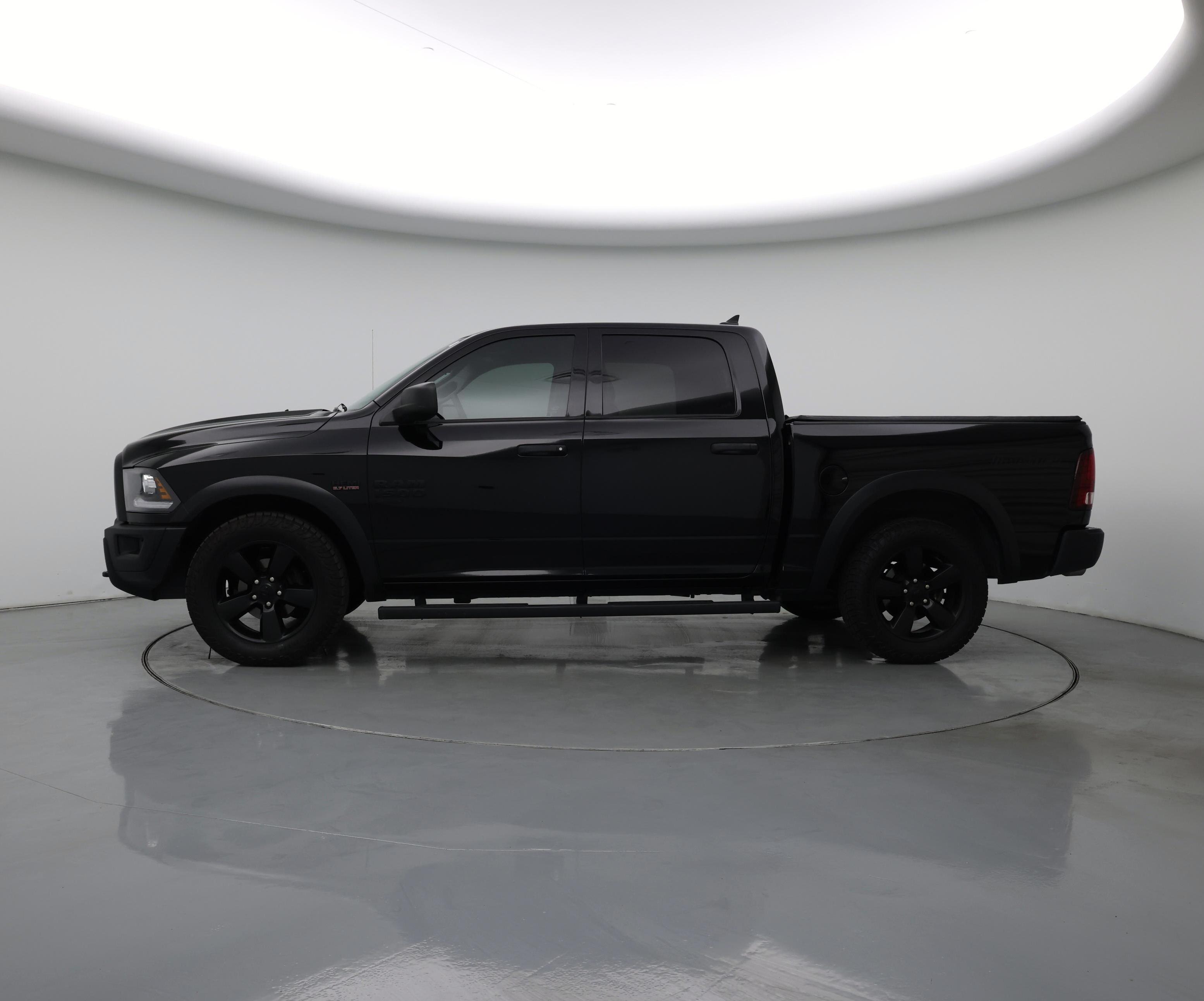 Thumbnail: 2020 RAM 1500 Classic - 3