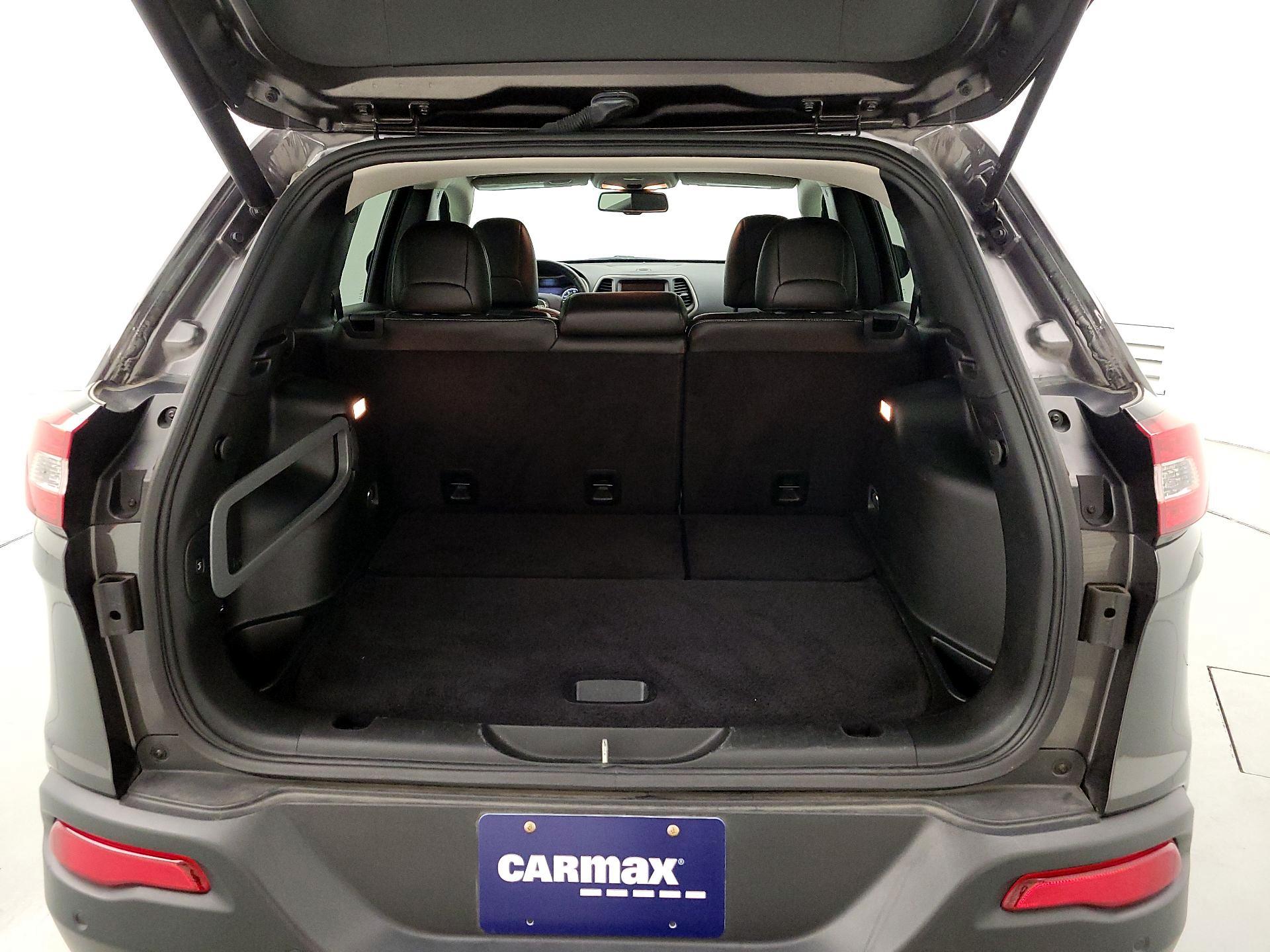 Thumbnail: 2018 Jeep Cherokee - 20