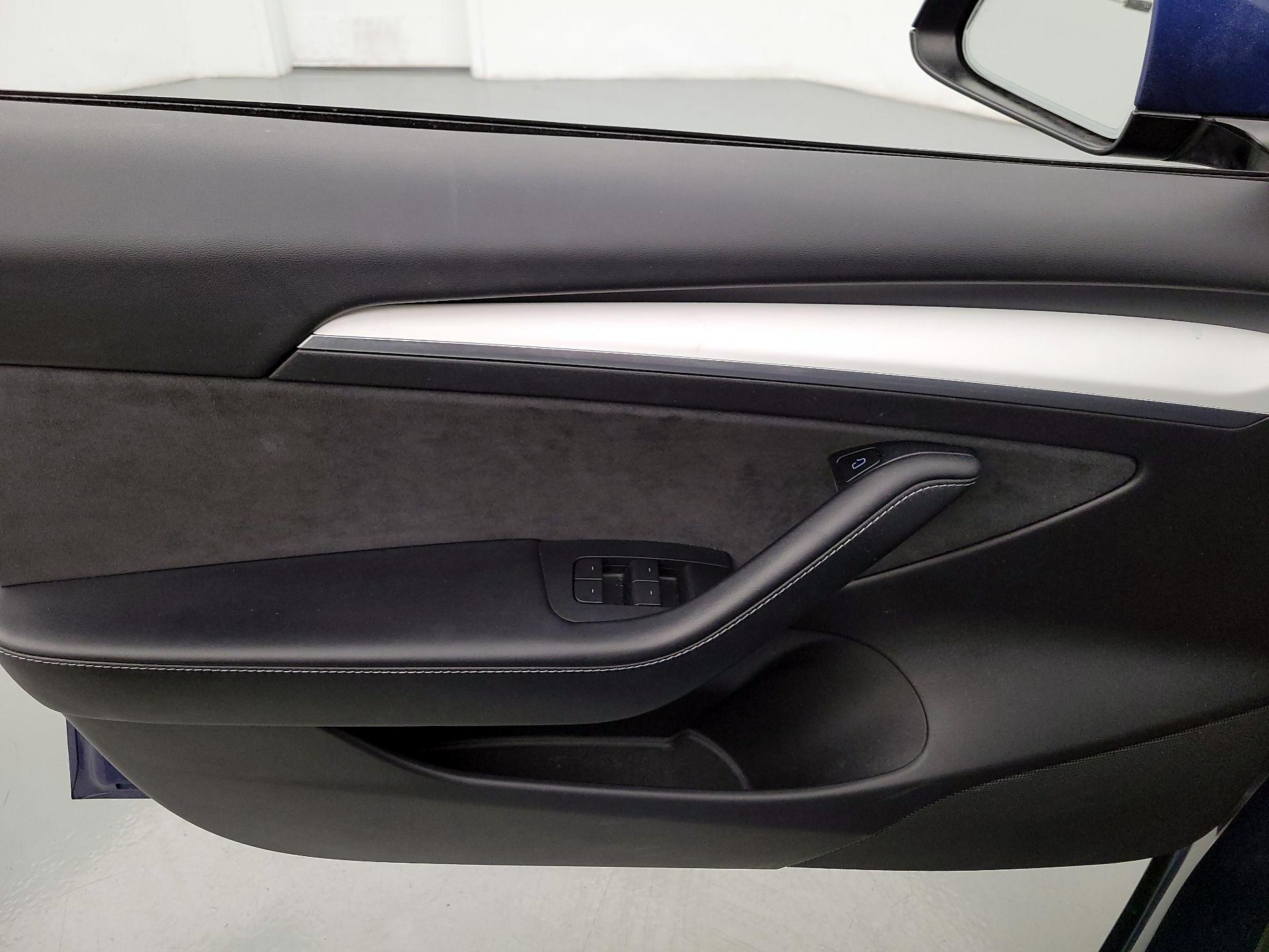 Thumbnail: 2021 Tesla Model 3 - 12