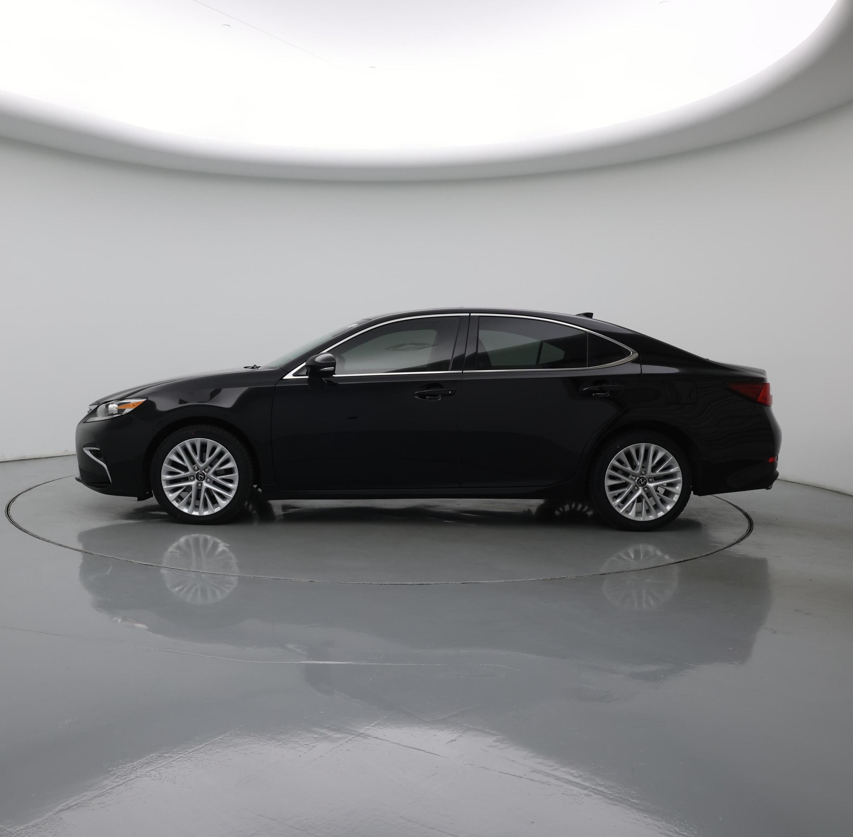 Thumbnail: 2016 Lexus ES - 3