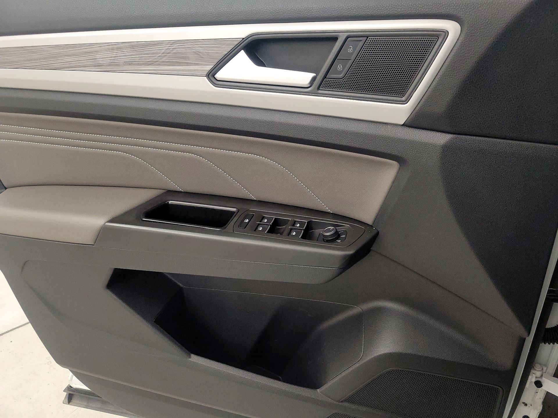 Thumbnail: 2022 Volkswagen Atlas - 12