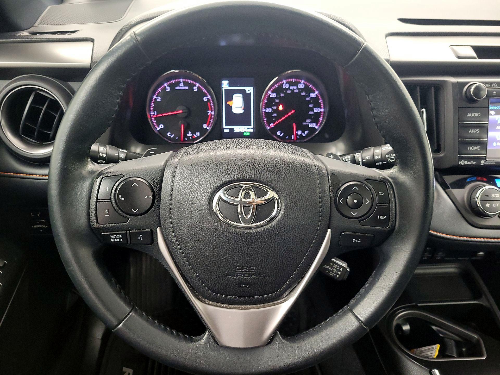 Thumbnail: 2018 Toyota RAV4 - 10