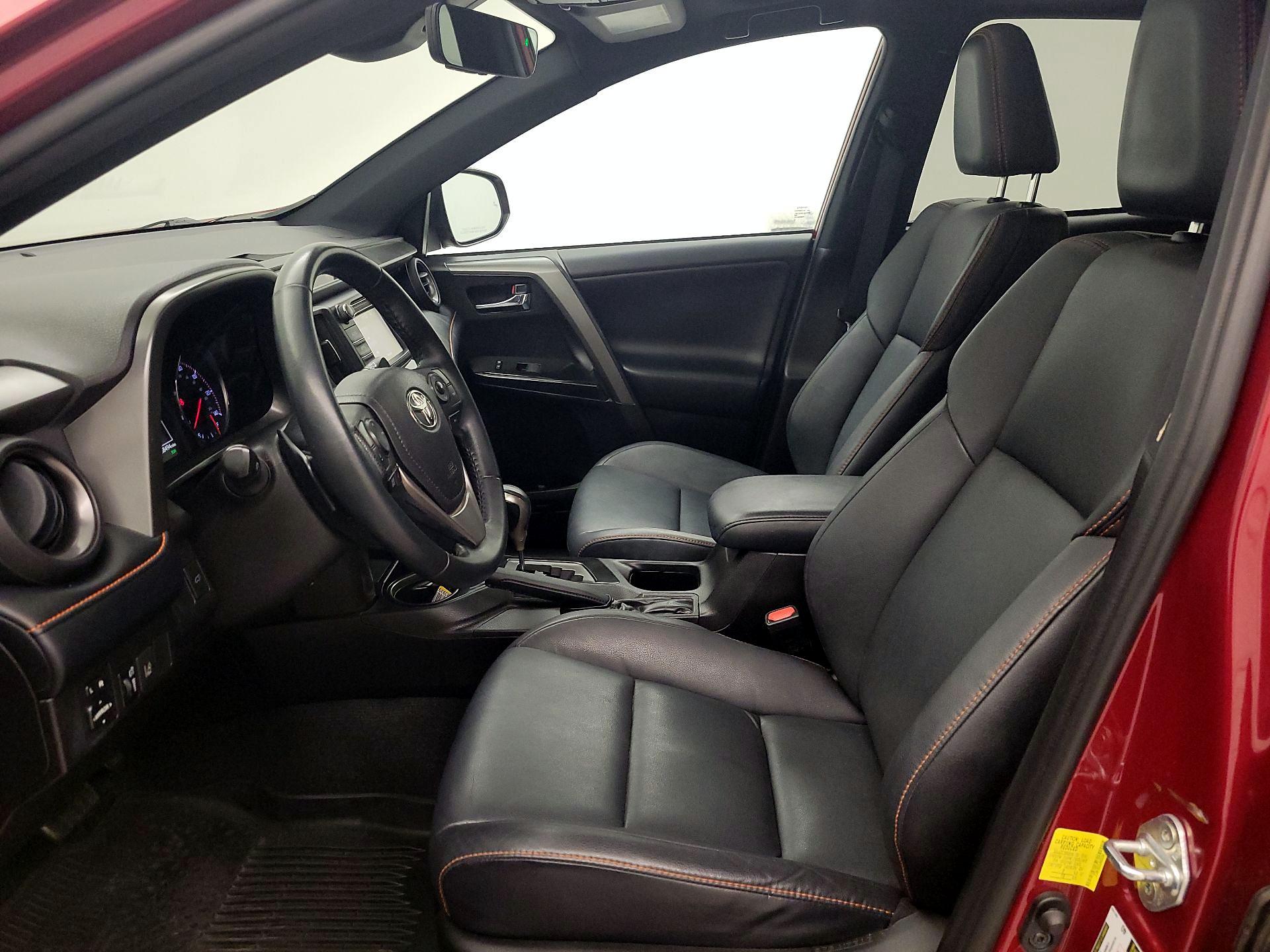 Thumbnail: 2018 Toyota RAV4 - 11